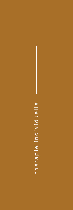 Rectangle de couleur moutarde avec un texte vertical qui se lit "thérapie individuelle" et une ligne verticale blanche.