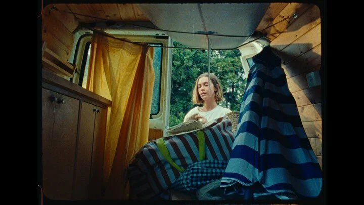 Bendito Verano | @springfieldoffical

Starring: @carlotaweberm @leonorborgest @nachoaragon_ @alexpastrana

Brand: @malvro @aroaserrano_ 
Production: @___amiti___ 

Video Campaign: 
Creative Production: @merolabr.collective
Creative Director | Directo