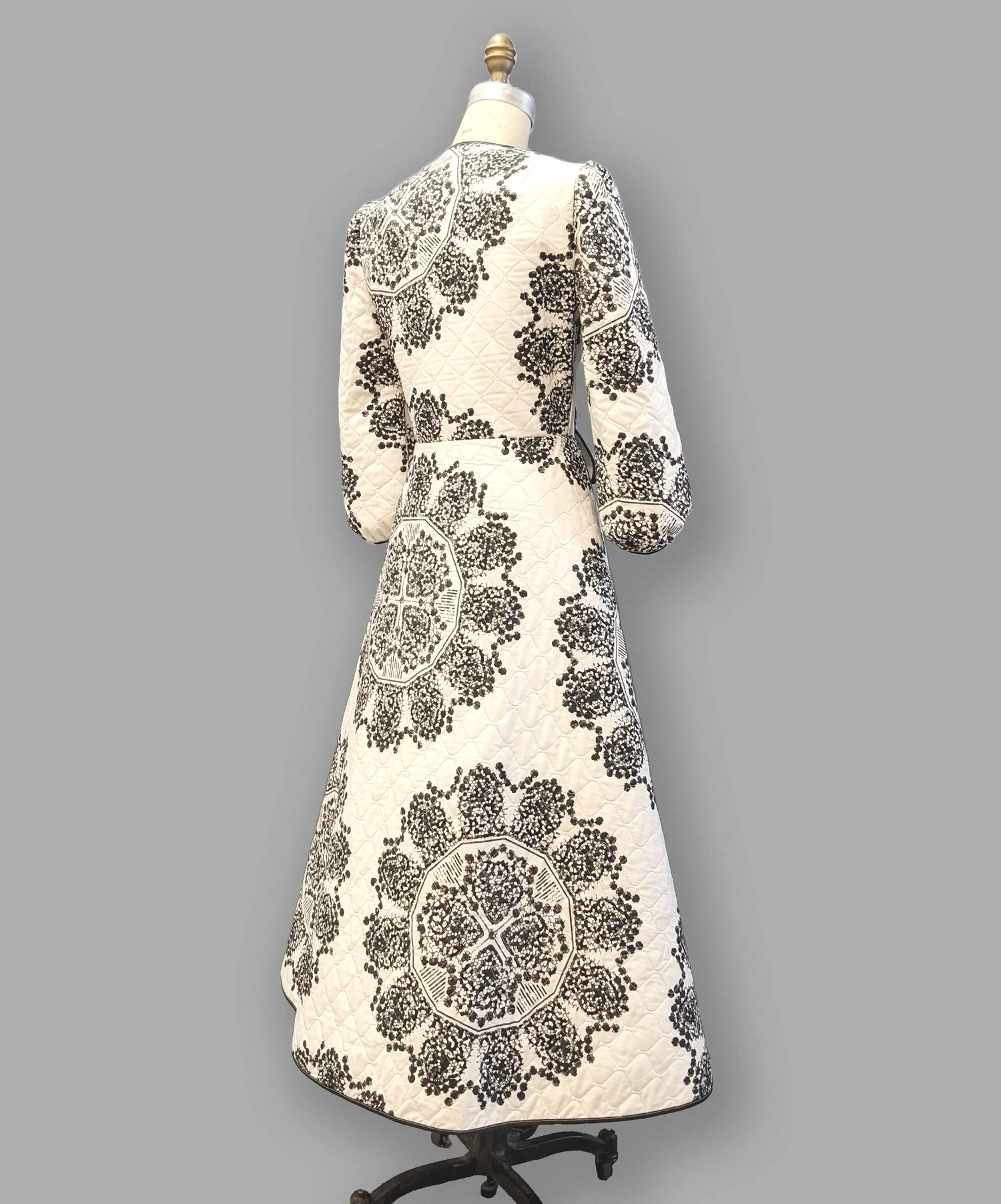 Balloon Sleeve Robe in Lace Medallion