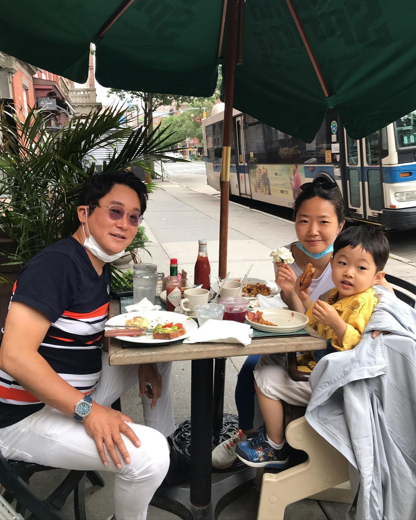 Soho&rsquo;s smile made our day ❤️@busstopcafenyc #WhereHudsonMeetsBethune
.
.
#sunday #sundayfunday #familytime #breakfast #breakfasttime #creatememories #nyc #manhattan #newyorkcity  #westvillage #westvillageeats #i❤️ny