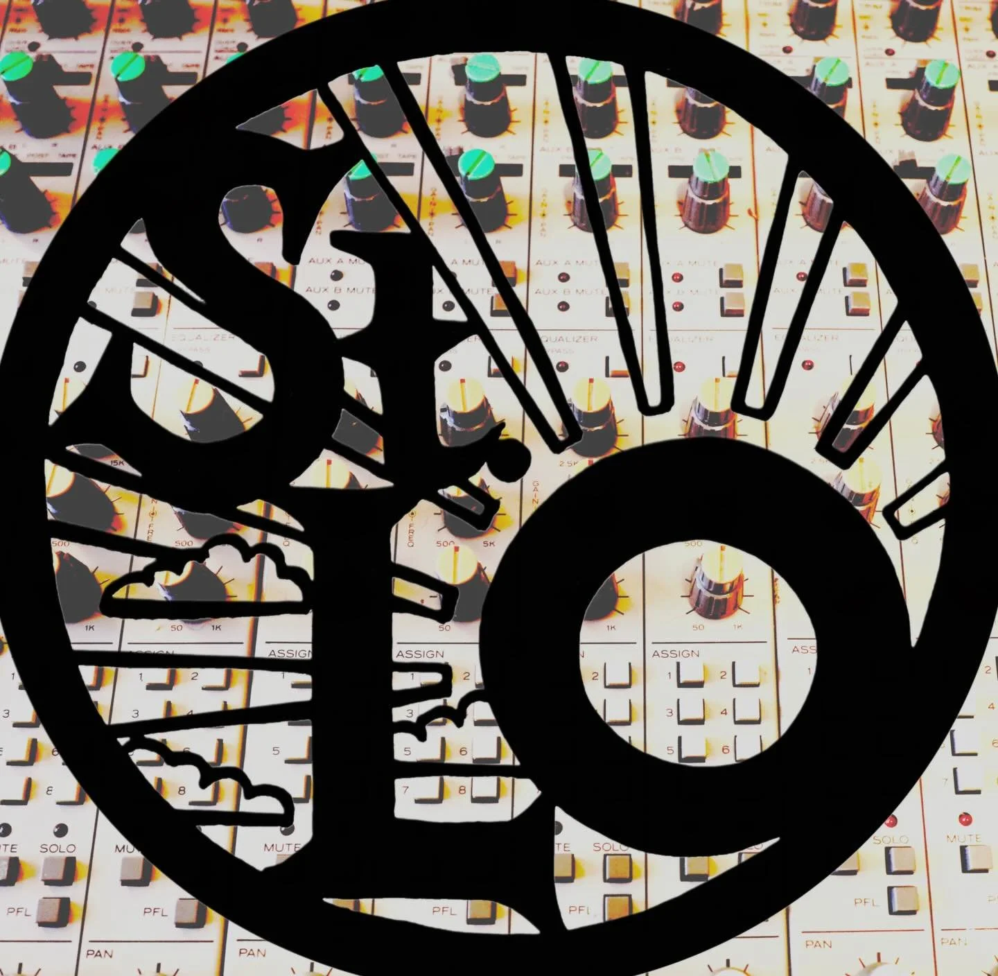 WE ARE BACK
Studio Saint Zo is returning as STUDIO SAINT LO!!
After a fire forced us out of our space on Saint Zotique we found a new location on Saint Laurent! Moving in on May 1st, ready to take sessions/mixes/masters by mid May. 
Keep your eyes op