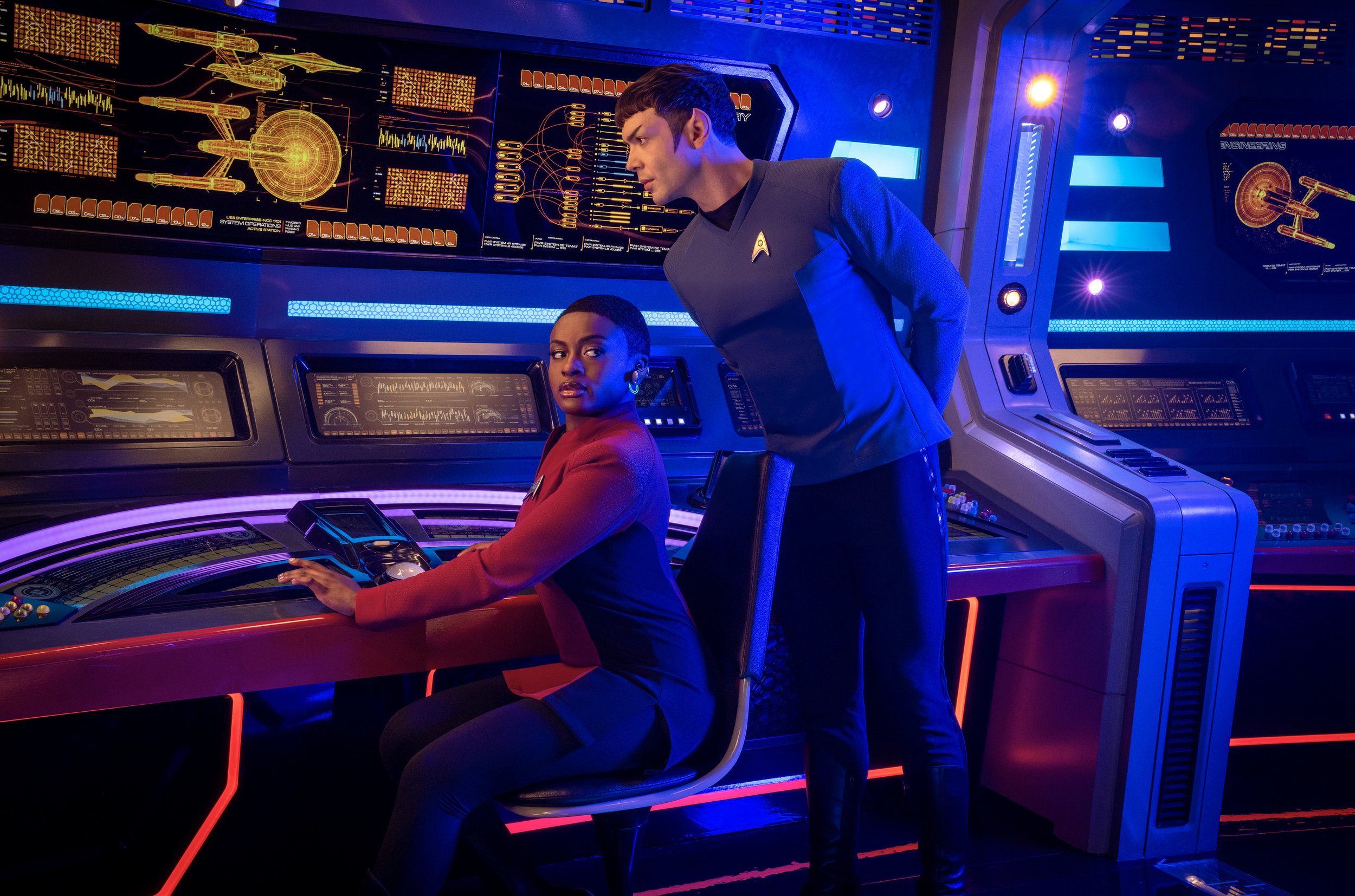 SNW_S2_Enviro_SpockUhura_0179RT2_f.jpg