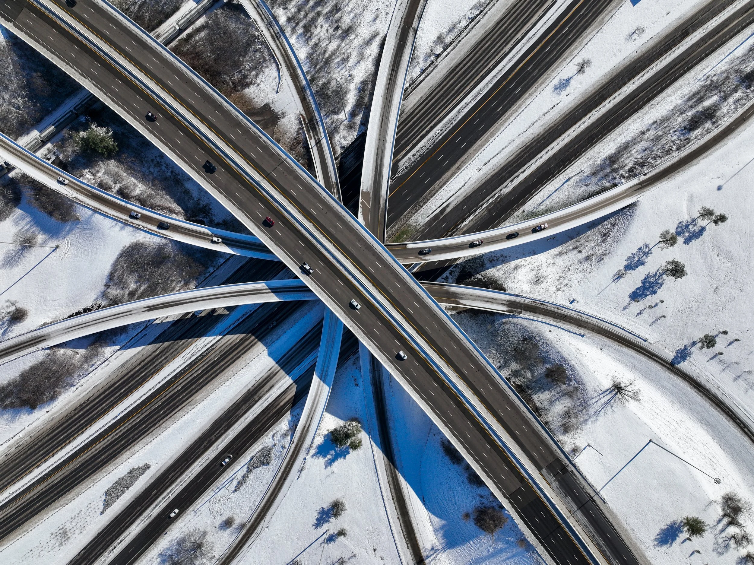 Birdseye view of snowy interstate ramps in Nashville, TN