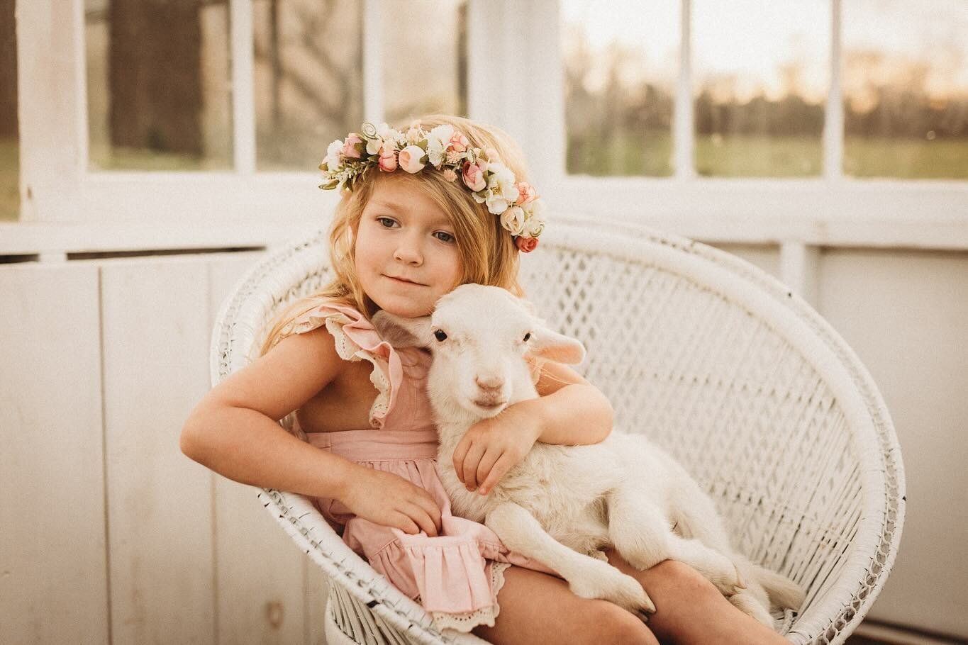 Easter 
.
.
.
.
#kentuckyphotographer #tennesseephotographer #lifestylephotographer #easterminisession #easterminis #southernliving #nashvillephotographer