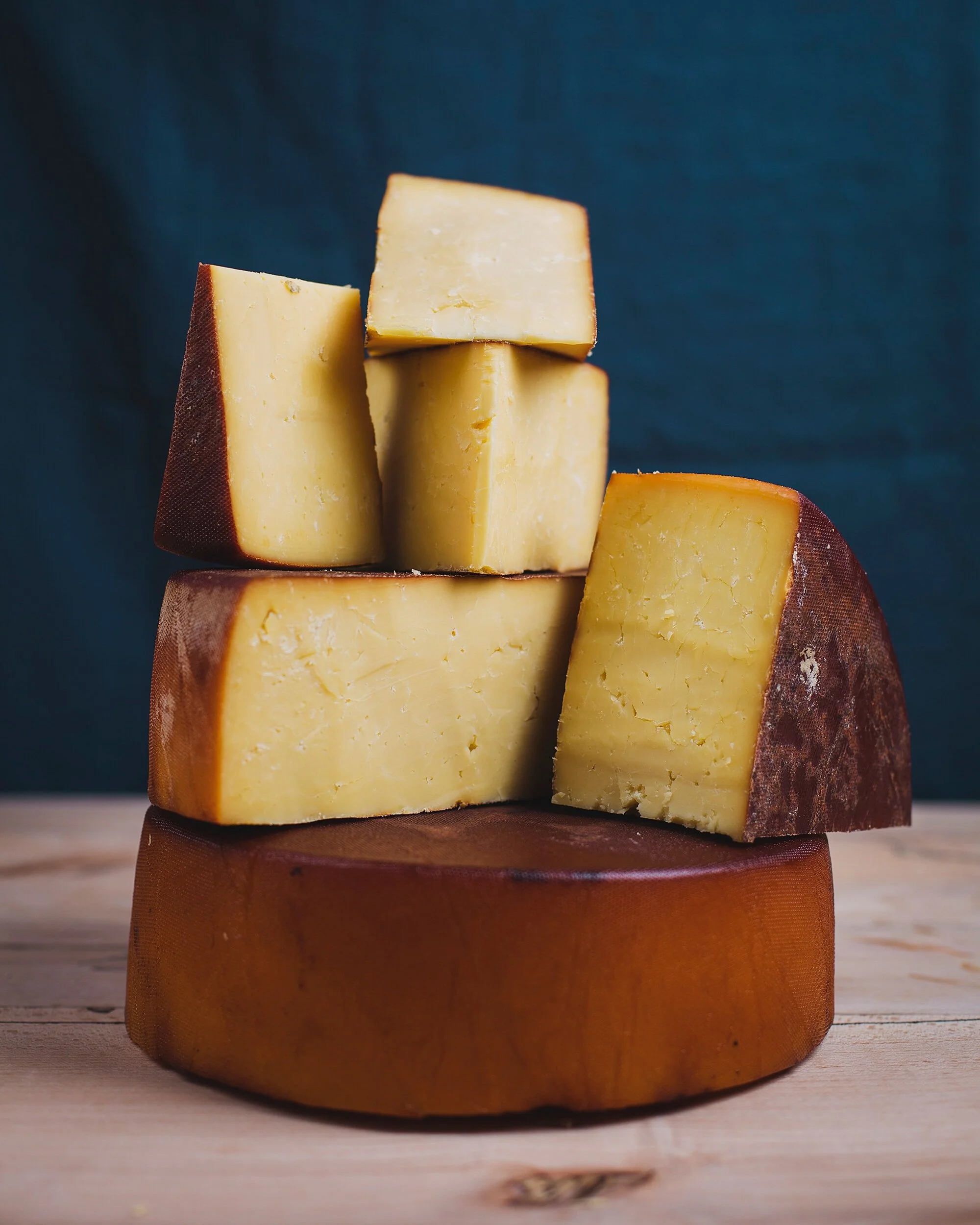 Caws_Teifi_Cheese_Oak_Smoked_Caerphilly_1.jpg
