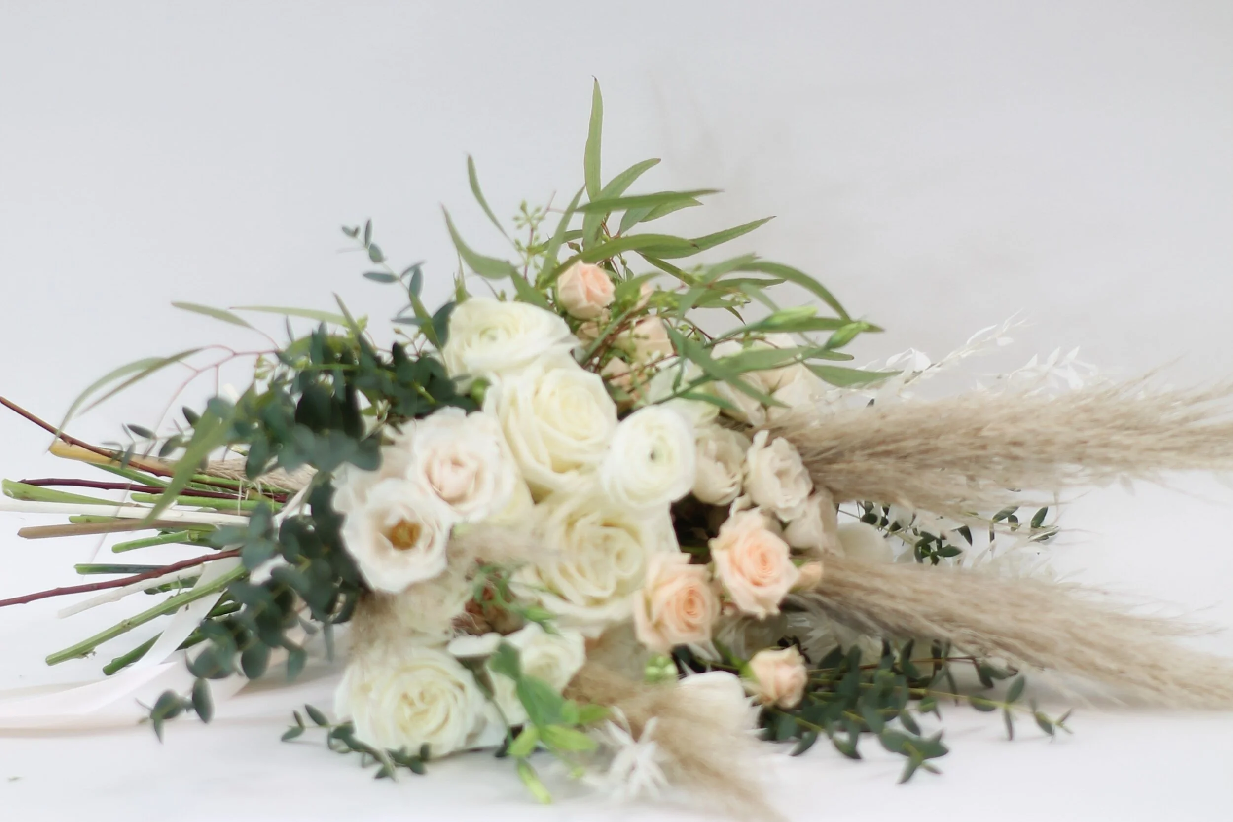 On Trend: Neutral Wedding Flowers