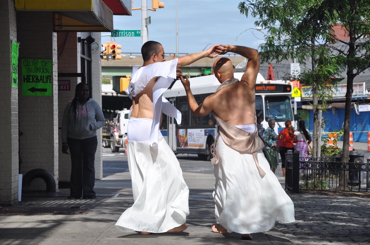 Arthur Avilés and Nicolás Dumit Estévez / A Gentle Act of Men in Hunts Point, 2015 / Part of Performing the Bronx / Courtesy of the artists / Photo: Rafaelina (Dhyana) Tineo