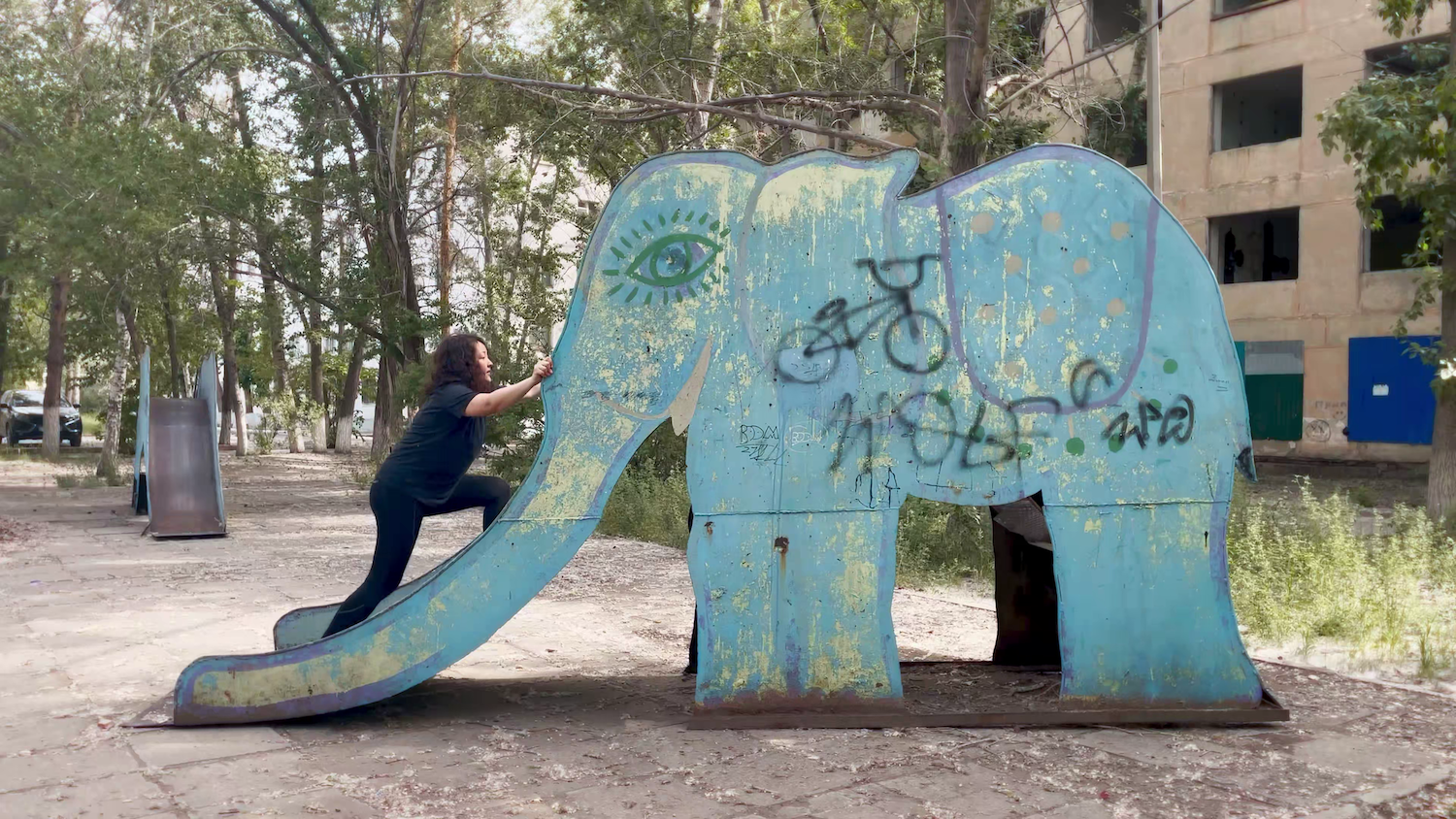   Slon (Elephant)  / Photo: Andrey Khludeyev 