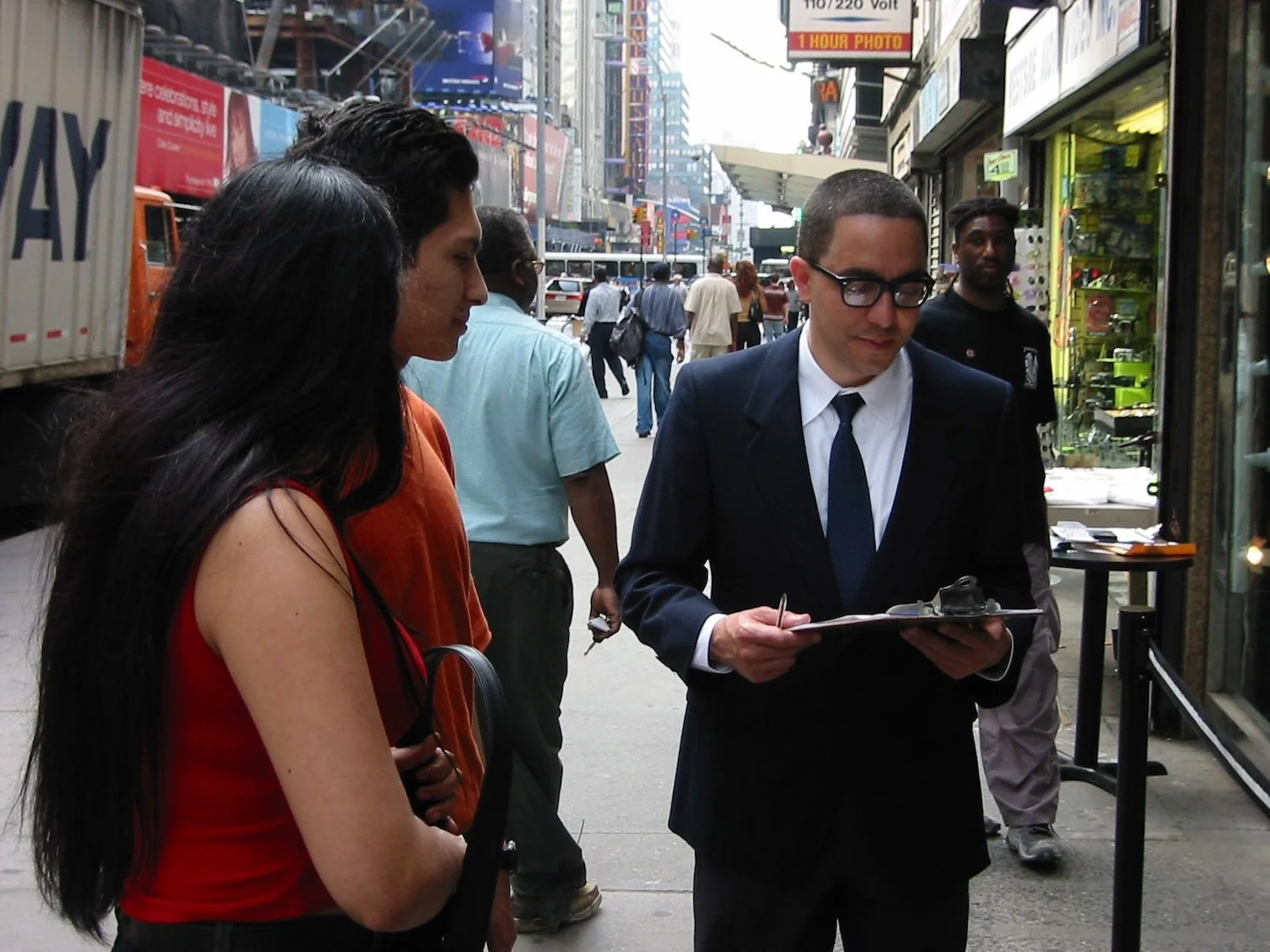   María Alós and Nicolás Dumit Estévez,  The Passerby Museum , 2002- 
