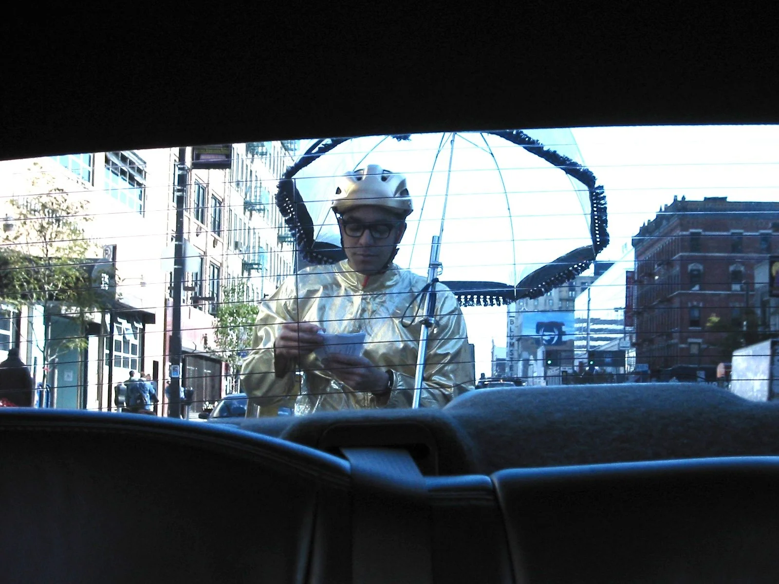  Nicolás Dumit Estévez,  La Papa Móvil , 2001-2002, performance/installation / Photo: Manuel Acevedo 