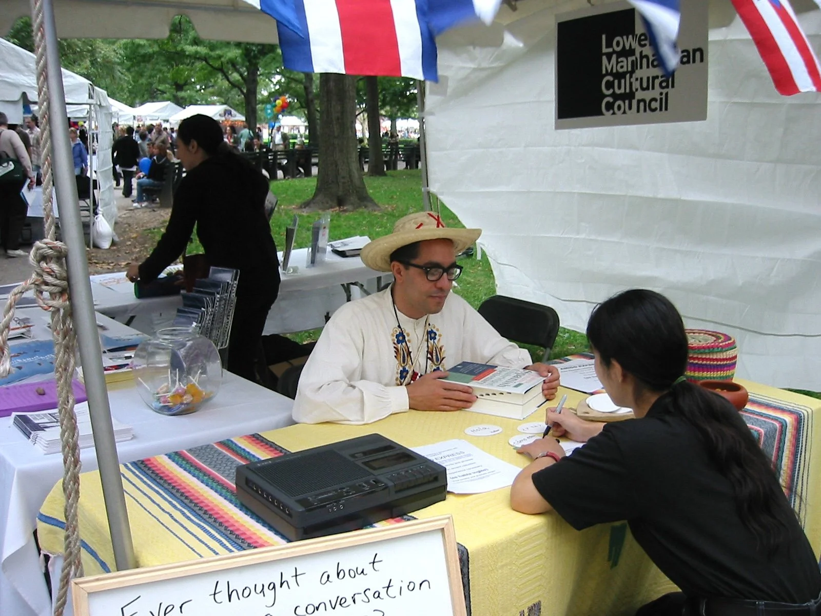  Nicolás Dumit Estévez, 2004,  Amigo Express ,  public intervention / Photo: David Hinkle 