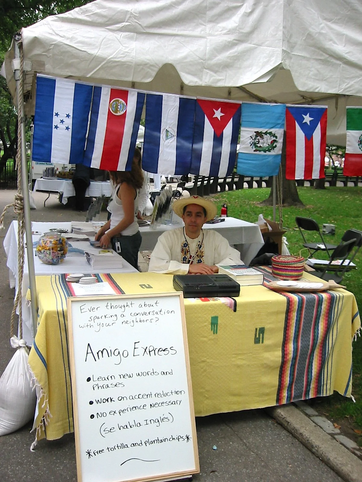  Nicolás Dumit Estévez, 2004,  Amigo Express ,  public intervention / Photo: David Hinkle 