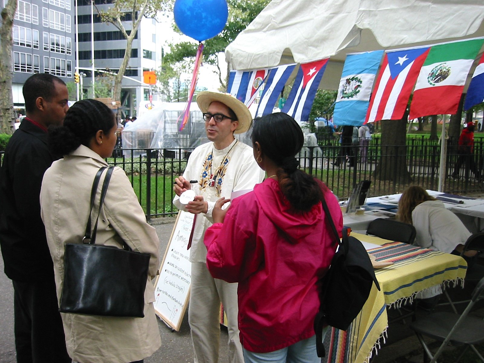  Nicolás Dumit Estévez, 2004,  Amigo Express ,  public intervention / Photo: David Hinkle 