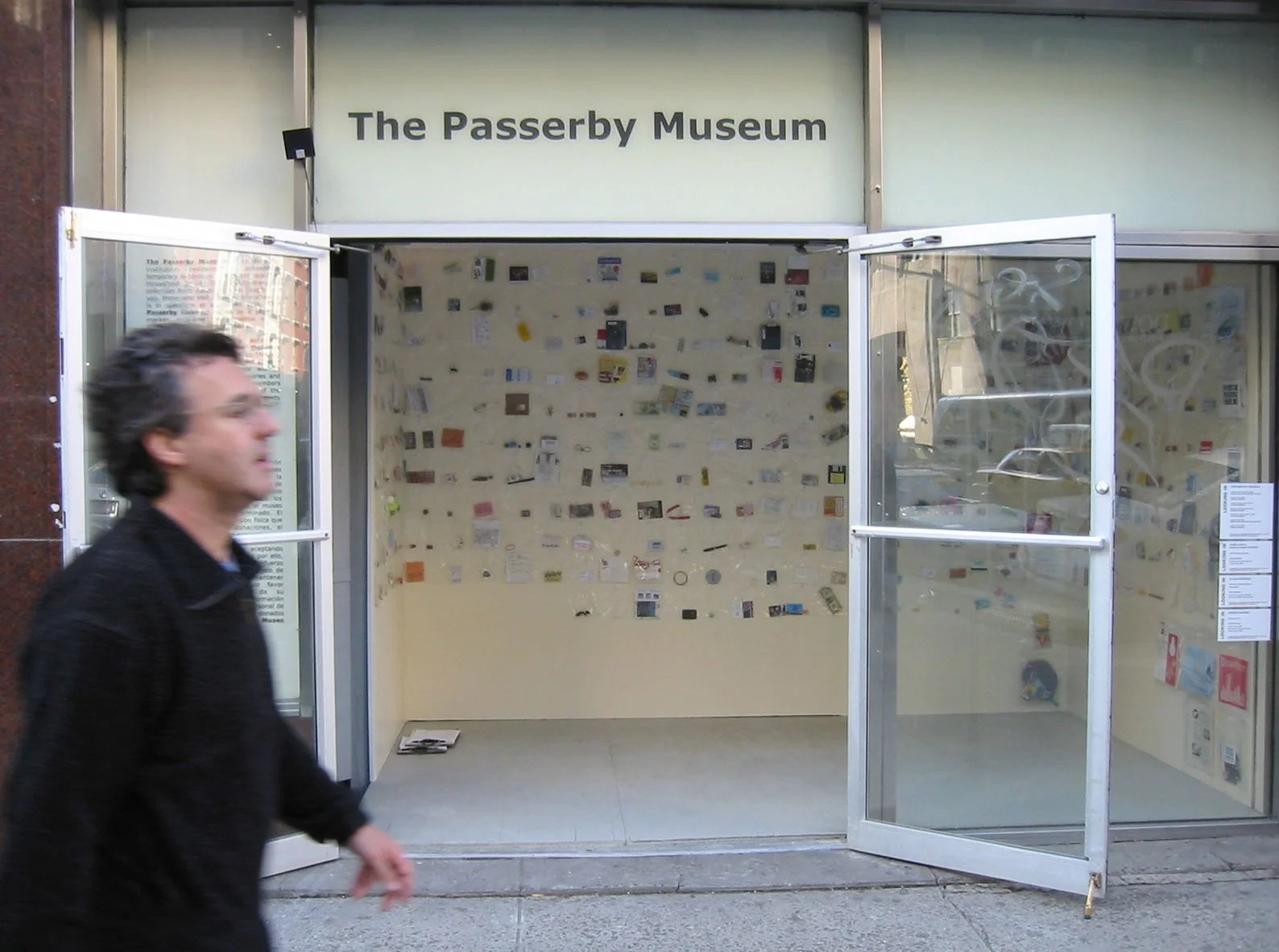   María Alós and Nicolás Dumit Estévez,  The Passerby Museum , 2002- / Photo: Sebastián Romo 