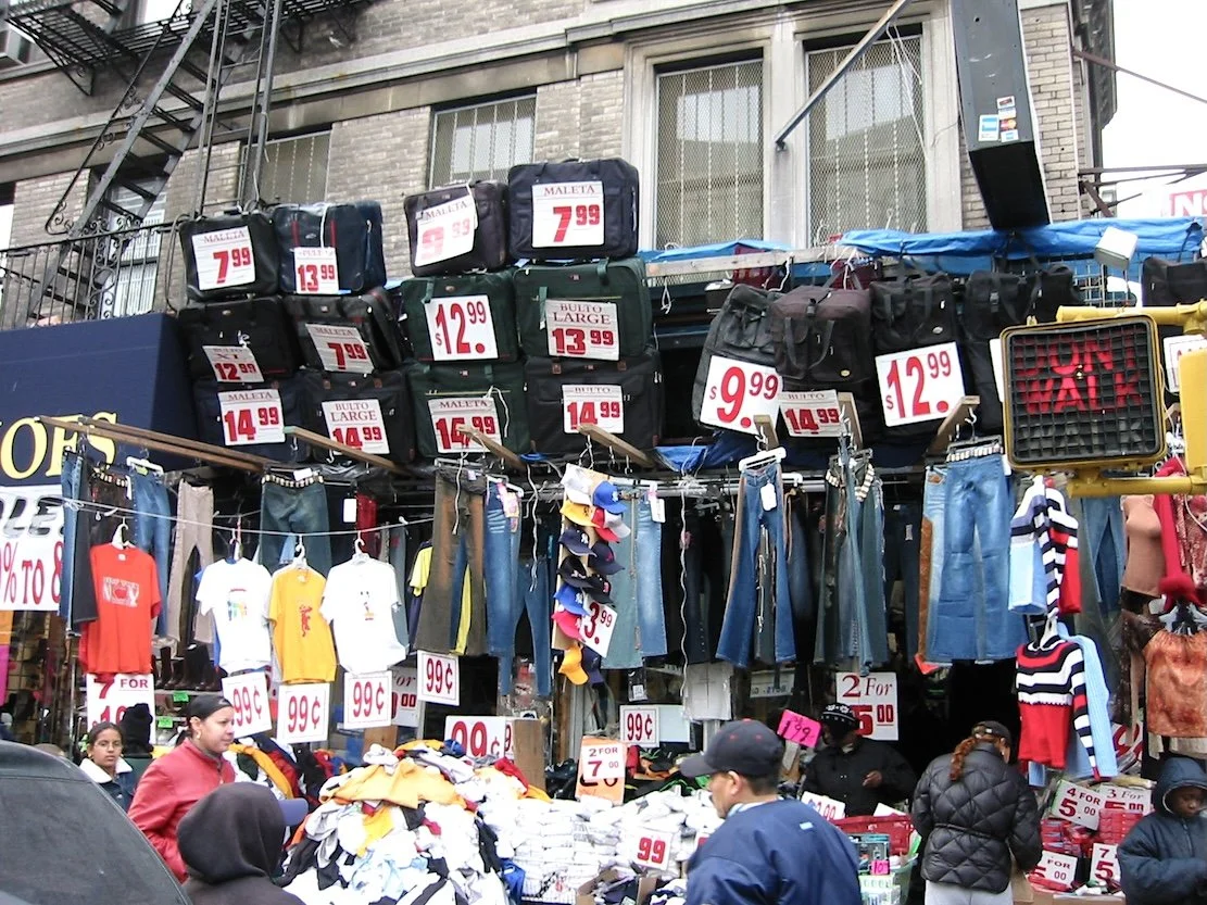  Nicolás Dumit Estévez,  The Flag , 2002-2006  