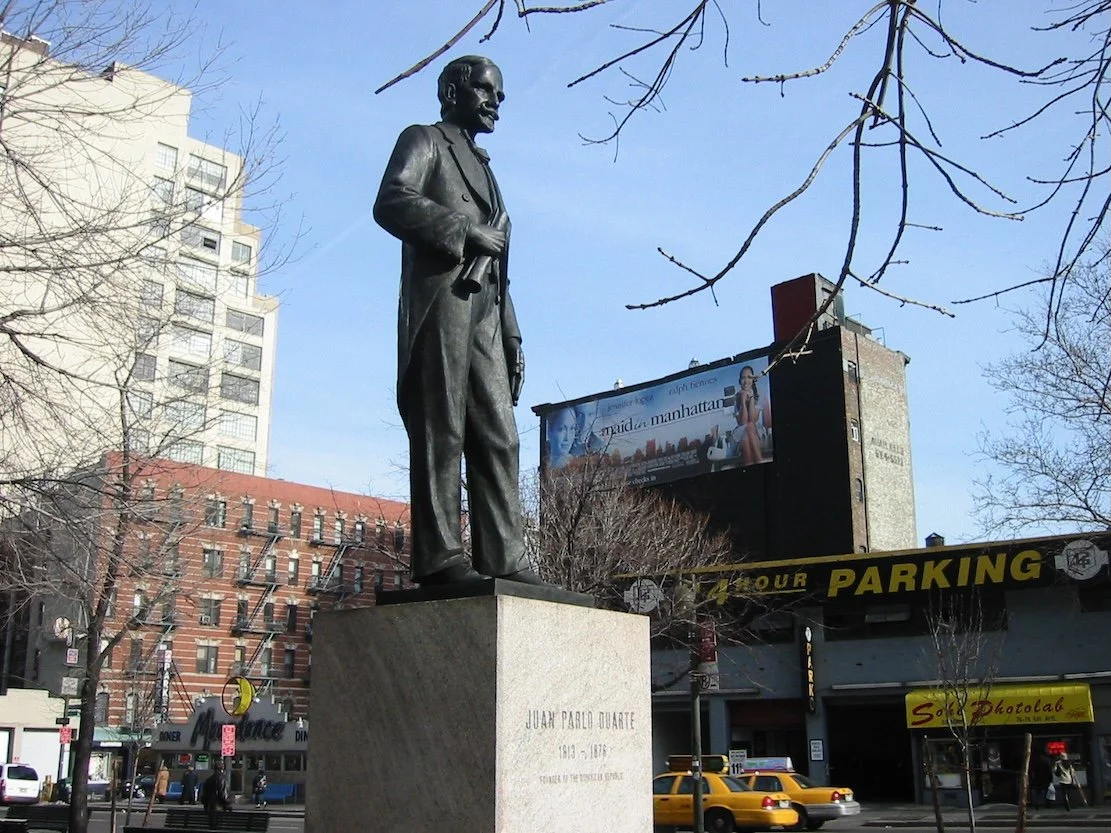  Nicolás Dumit Estévez,  The Flag , 2002-2006  