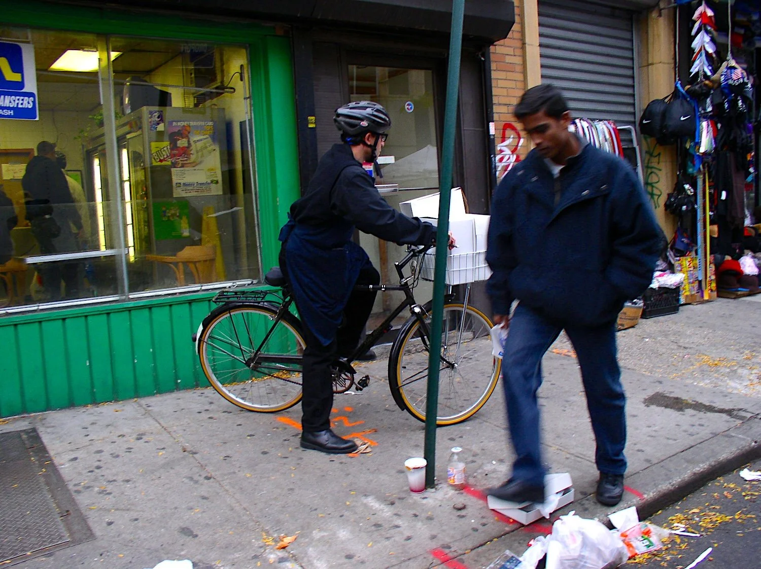  Nicolás Dumit Estévez,  Opening Spread , 2004 / Photo Benigno Veraz 