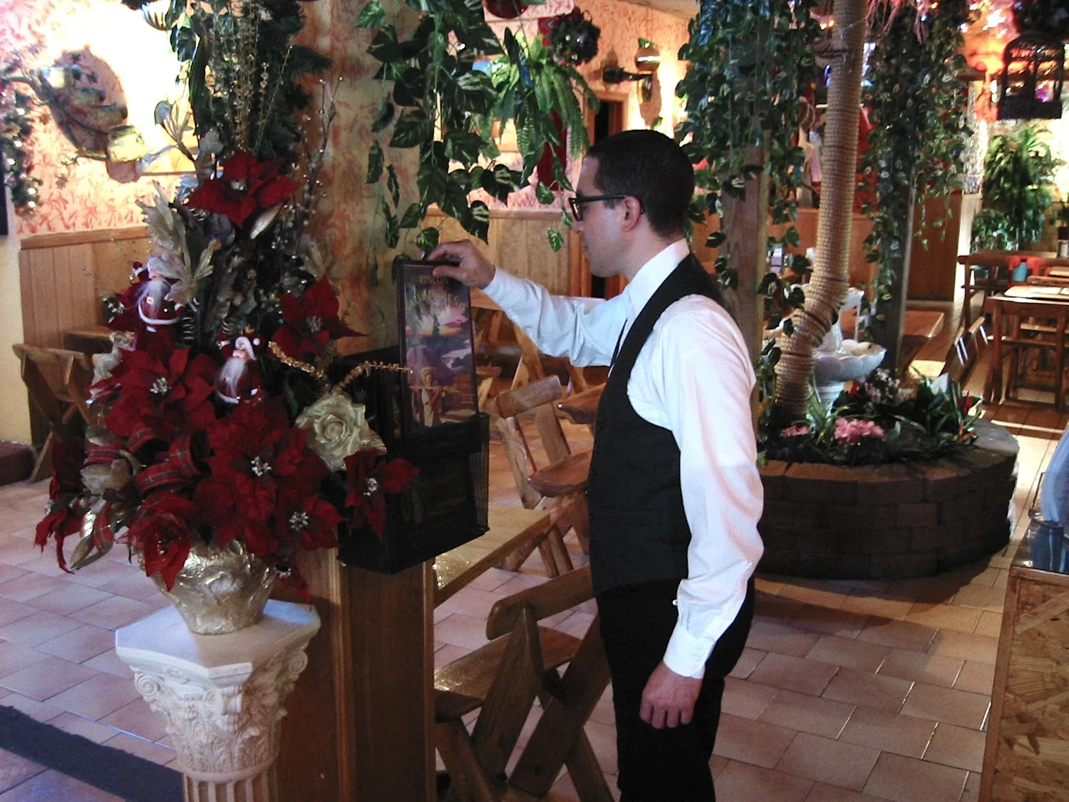  Nicolás Dumit Estévez Raful,  Help Offered , 2004 / Photo: Benigno Veraz 