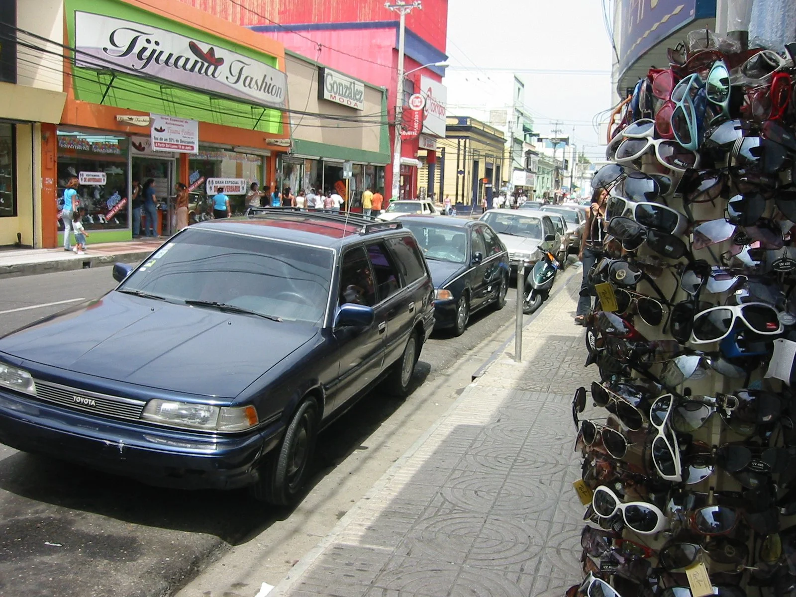  Nicolás Dumit Estévez,  Viewing , 2006 