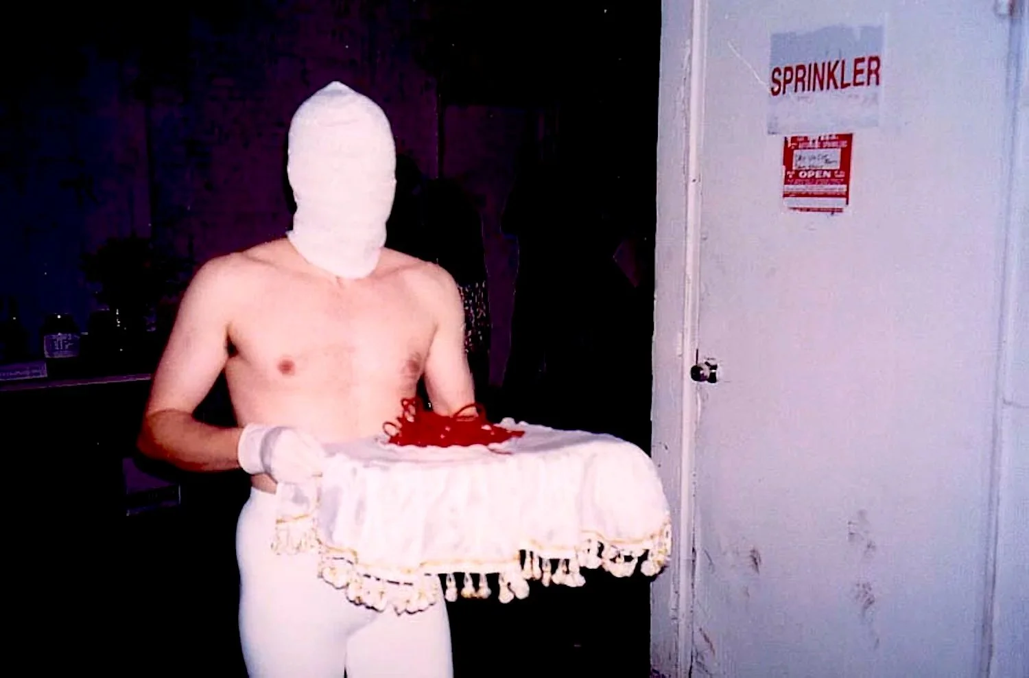  Nicolás Dumit Estévez,  Uvulations , 2001, performance 