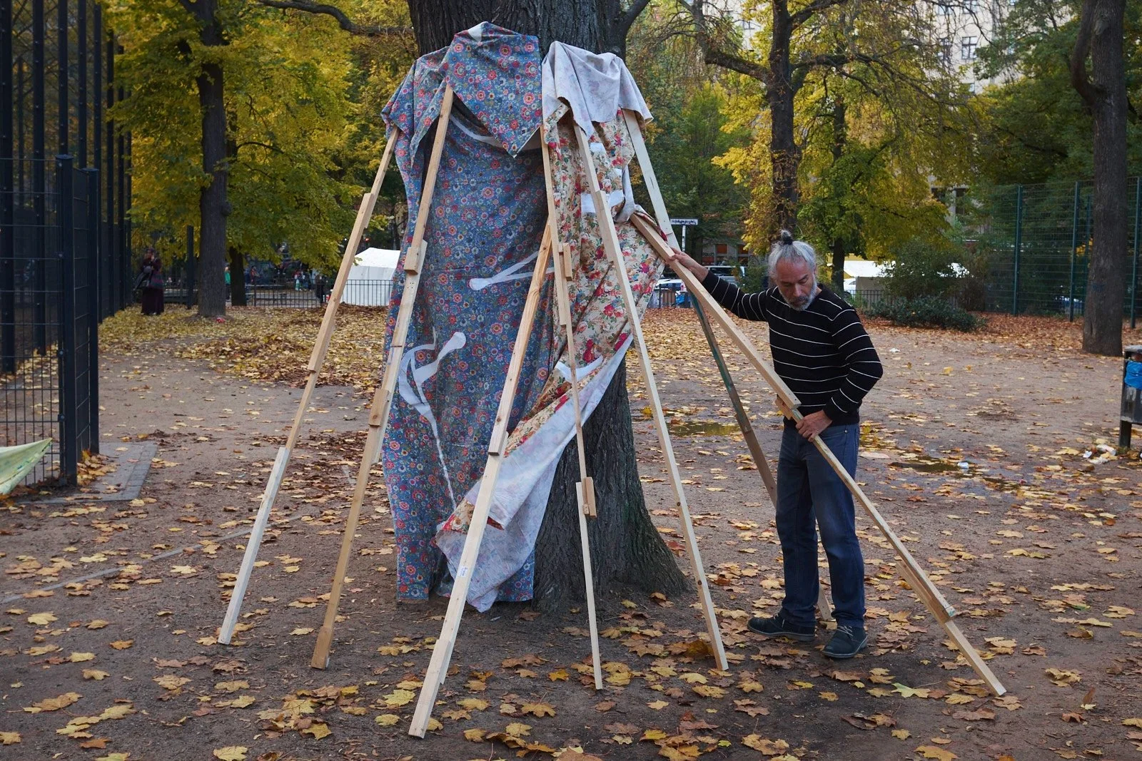  Ciro Beltrán,  RESILIENCIA , 2020, performance, Berlin, Germany 