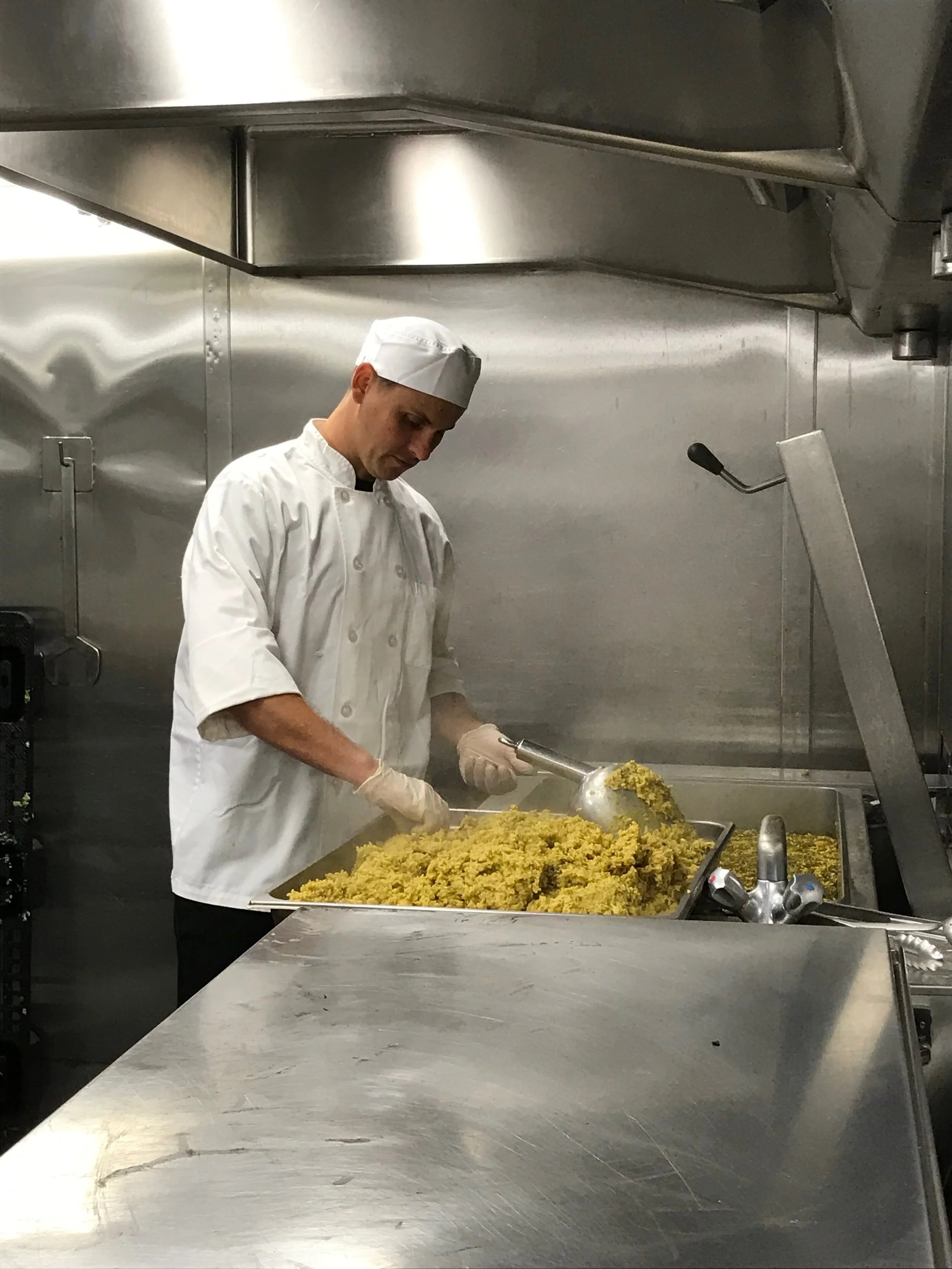 1,000 servings of rice for the people of Hollistic Holiday at Sea 