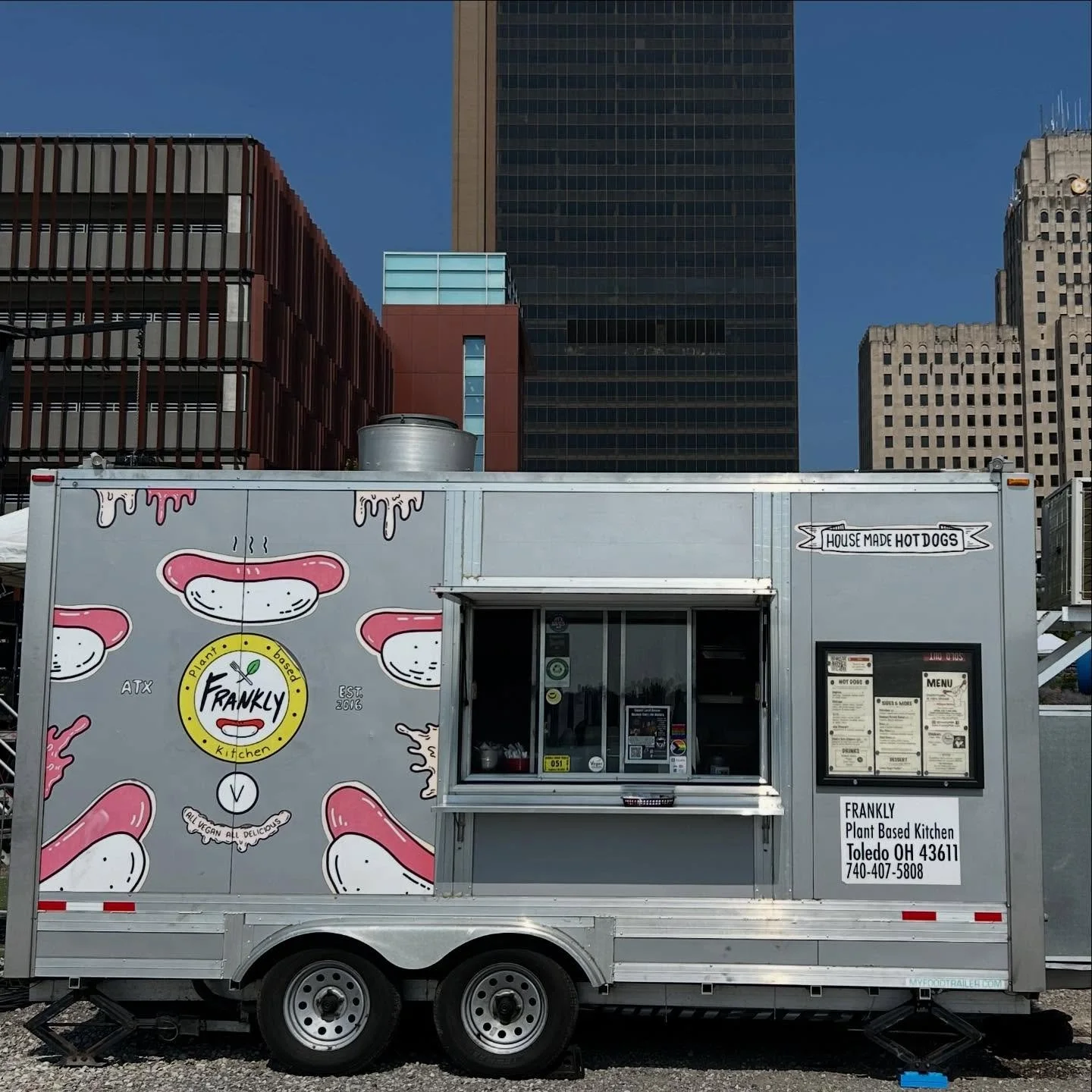 Come grab lunch tomorrow on our last day of the 2025 season! We will be at @patronsaintsbrewery from 12-5pm with our full menu &amp; Big Mac Dog special. We hope to see you out there!  #vegantoledo #ohiovegan #419eats #vegan #veg #plantbased #veganaf