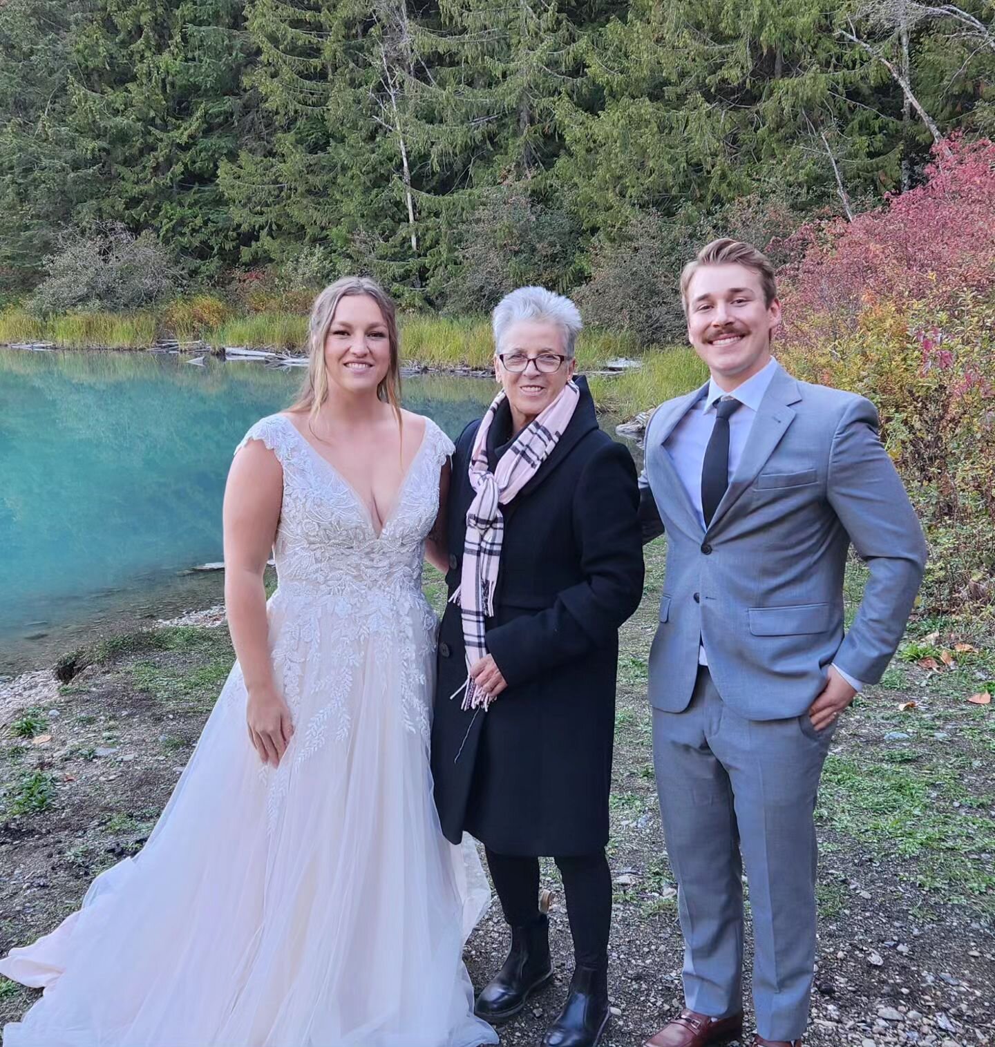 Today's lovelies eloped all on their own from far away and got the most gorgeous and perfect bluebird Fall day on the tranquil shores of Green Lake. Can't wait for the pro images from @emilyserrellphoto who went above and beyond for this sweet pair. 