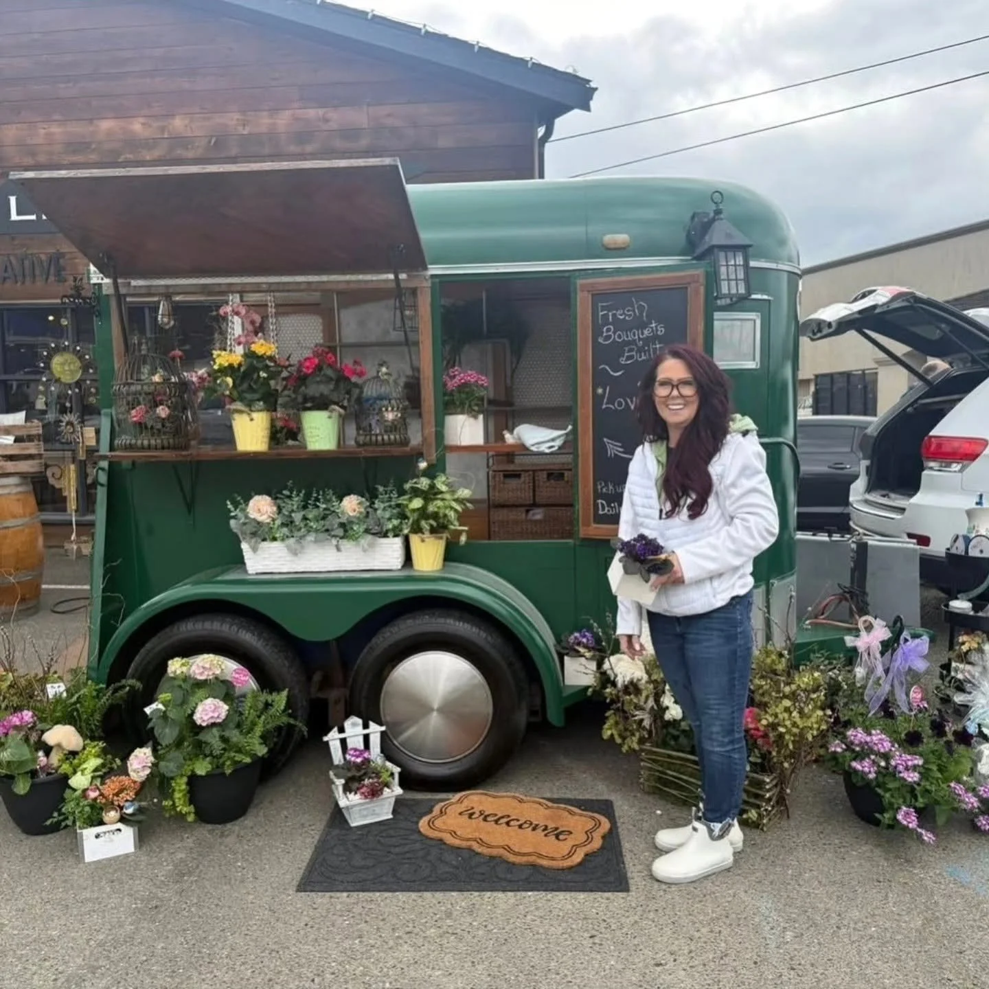 Flower Pop-up with Arrow’s Twigs &amp; Flowers at the Winery