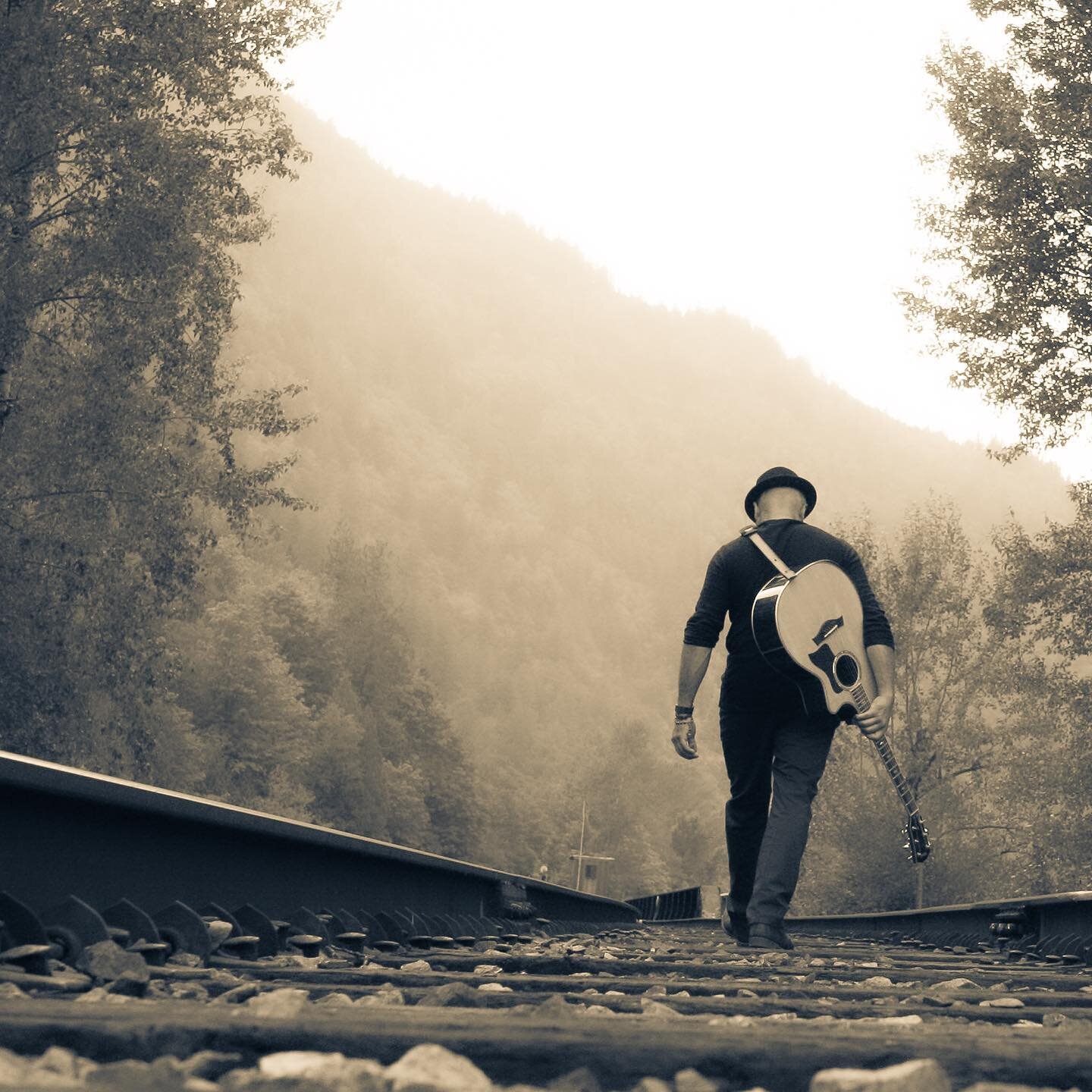 How wonderful would it be to lose and find myself all at the same time? 

Photography by Judith Vandenberg

#artist #song #songwriter #vancouvermusic #vancouvermusicscene #vancouvermusicians #canadianmusic @taylorguitars #soul #rock