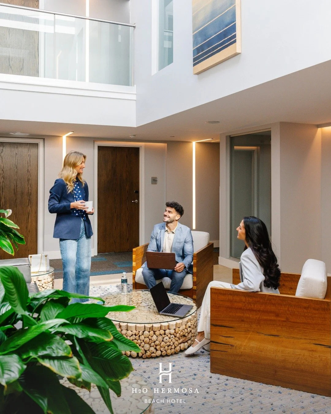 Bring your team together by the beach 🌊

Plan your Fall/Winter meetings, corporate events, and retreats at H2O Hermosa Beach Hotel, where a fully equipped meeting room, light-filled atrium, and inviting gathering spaces set the stage for inspired id