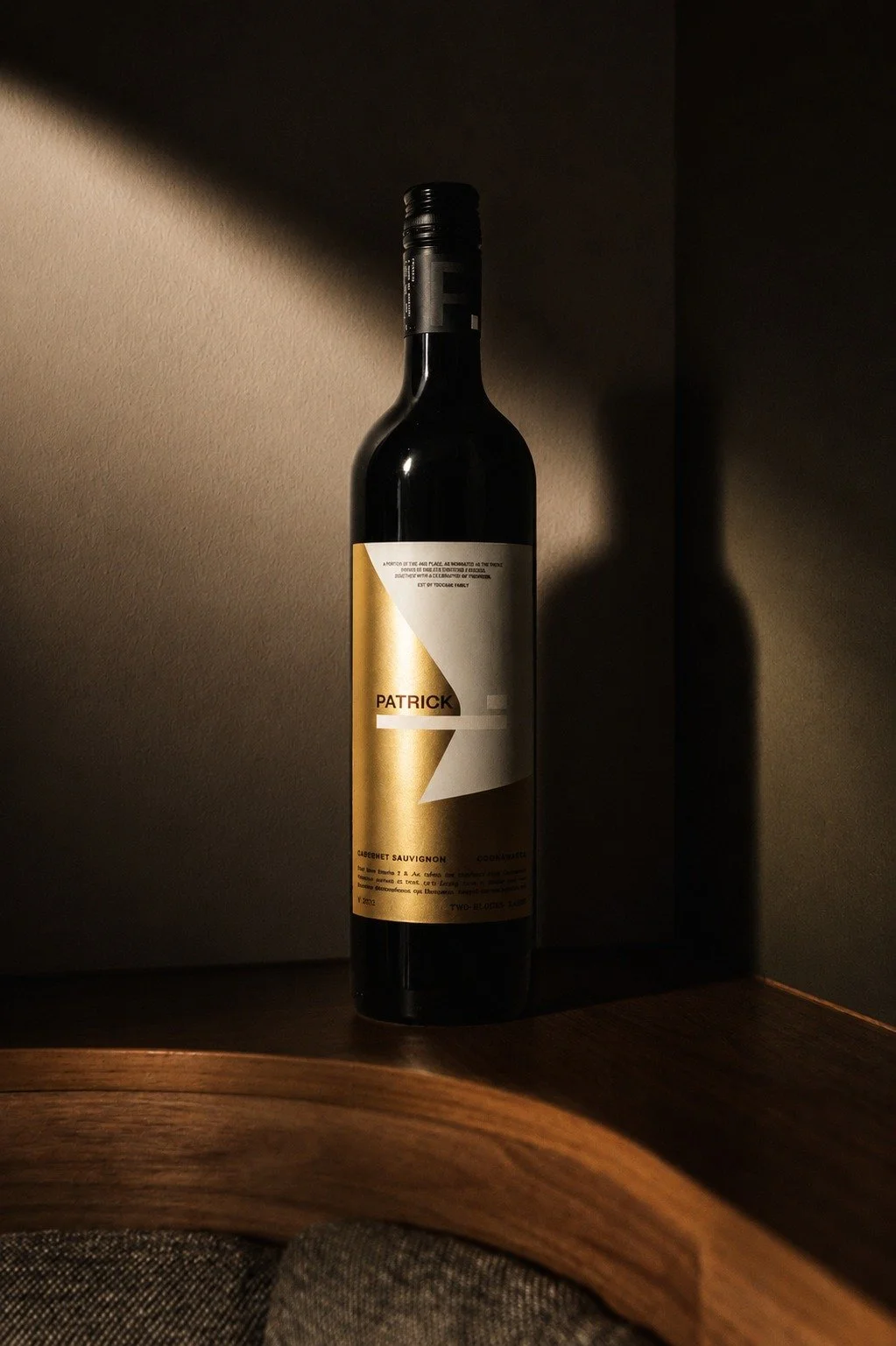 Editorial photography with @patrickofcoonawarra 🍷

Moody lighting, rich textures, shallow depth and storytelling.
Creating visuals that feel cinematic, elevated and a little indulgent, exactly how dining should feel.

Shot by Good Marketing Co.
