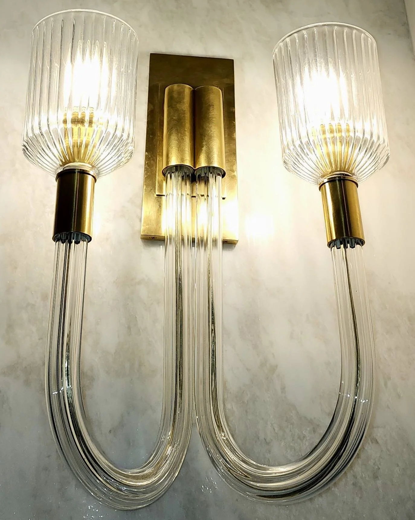 Luxe sconces
.
.
.
.
.

#beforeandafter #modernhome&nbsp;#interiordesign&nbsp;#interior&nbsp;#design&nbsp;#homedecor&nbsp;#architecture&nbsp;#home&nbsp;#homedesign&nbsp;#moderndesign&nbsp;#interiors&nbsp;#decor&nbsp;#dreamhome&nbsp;#livingroom&nbsp;#