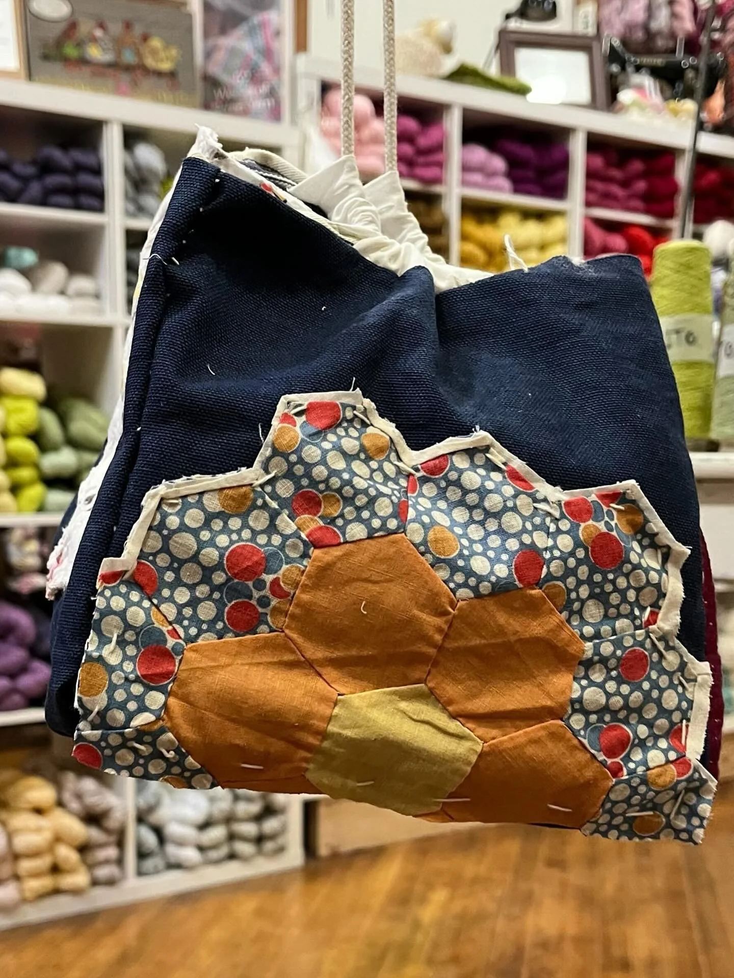 A big thank you and shout out to Paige of @m.a.b.e.lstyle for coming to the shop for the Meet &amp; Greet and teaching! We loved having you! 

#komebukuro #sewingclass #handsewing

Our shop hours:
Monday-Thursday: 9:30am-8pm
Friday-Saturday: 9:30am-4