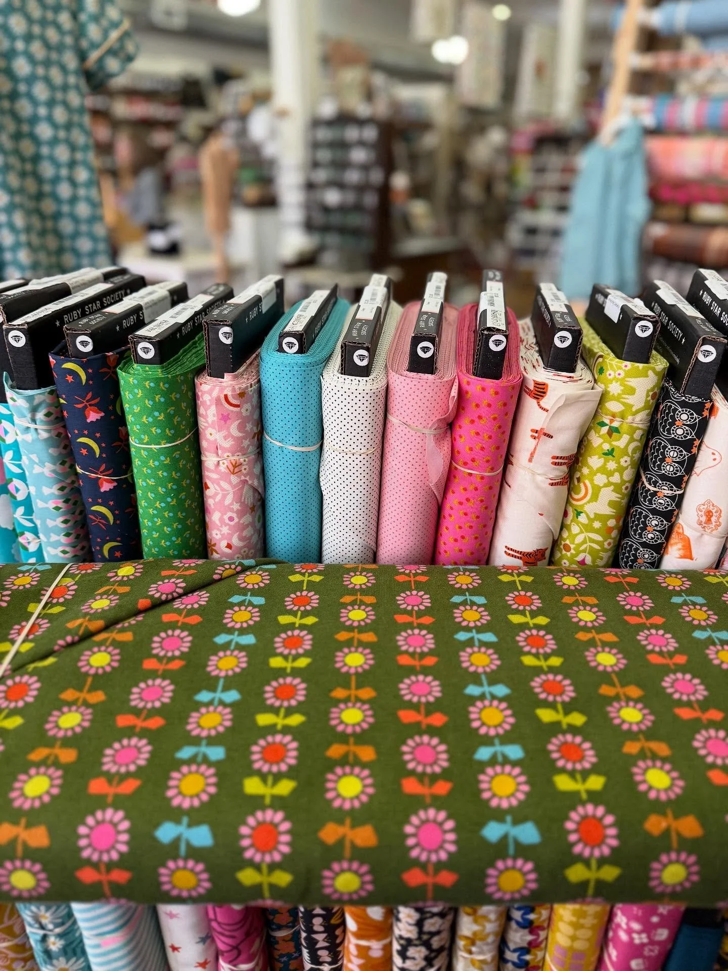 New Ruby Star Society restock!!! Charming prints from the Catnap collection by @alexiamarcelleabegg are now available... and fat quarter bundles are a great way to enhance your stash!! 

The gorgeous field of flowers against a green background is a c