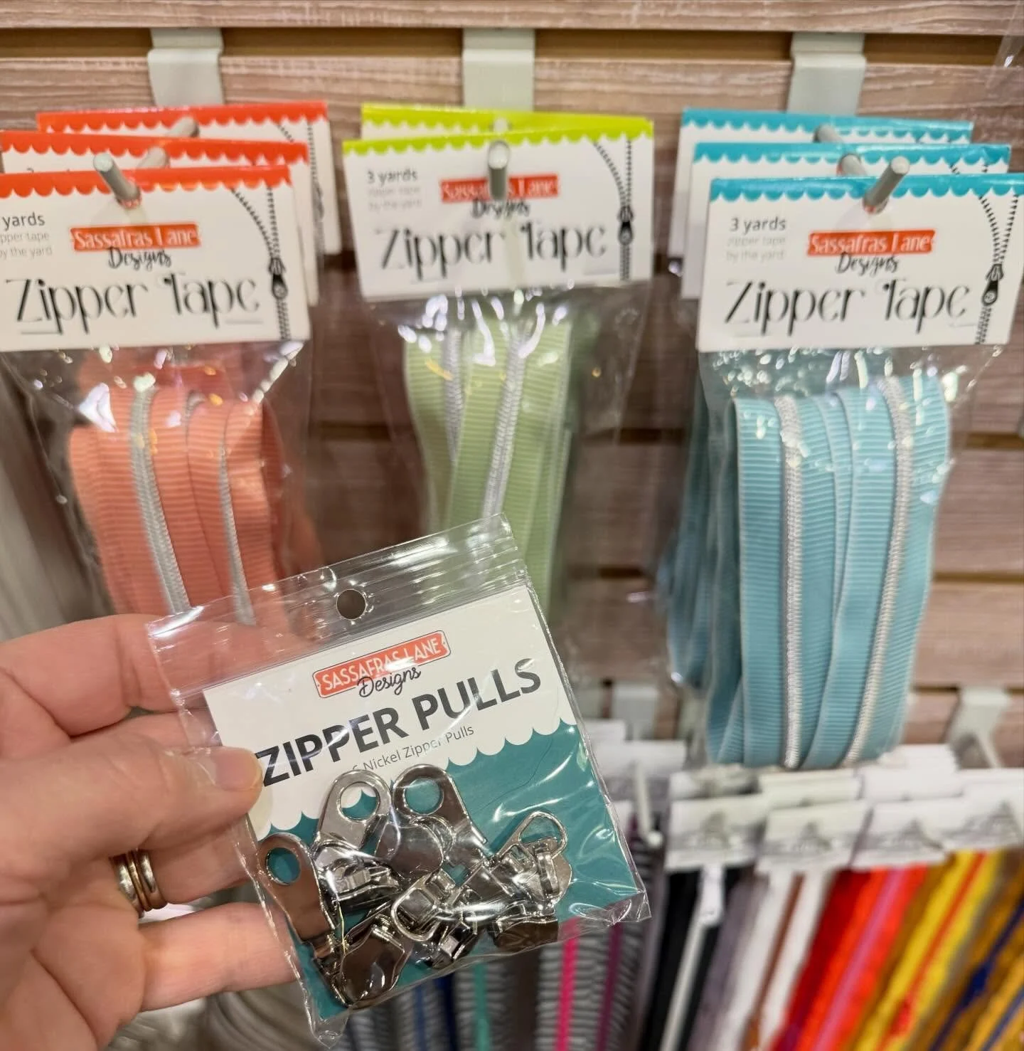 ✨✨New in! For our bag makers - Nickel Zipper Pulls and Striped Zipper Tape by Sassafras Lane! 

#sassafraslane #zippers #downtowndrygoods