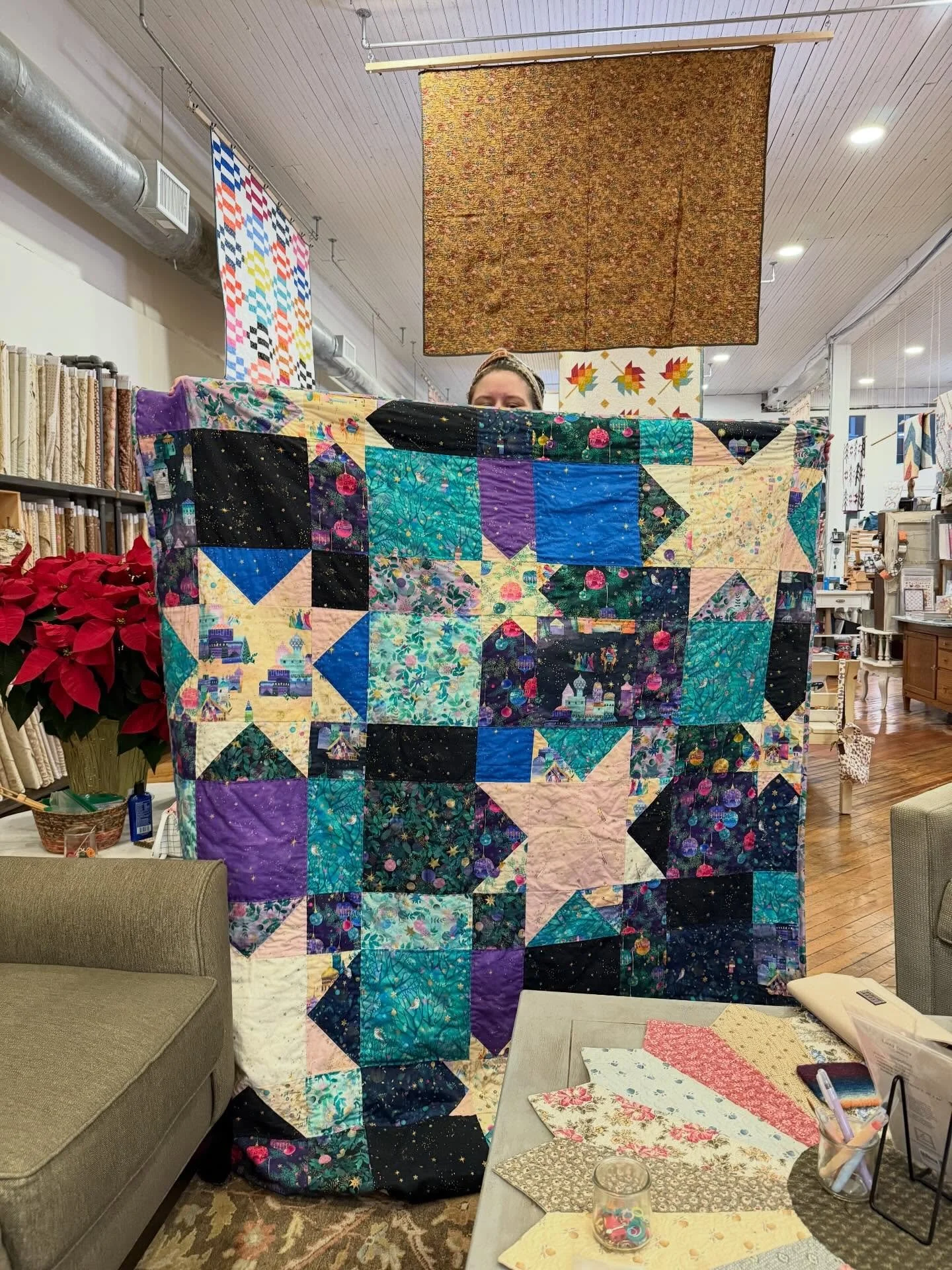 Alyssa @_lyssa.loo - we had to share your beautiful project! Please comment what quilt pattern you used! 

This is a project she made to gift her mom - isn't it gorgeous! How many of you gifted quilts in 2025? Tell us about them! 

#quilts #downtownd