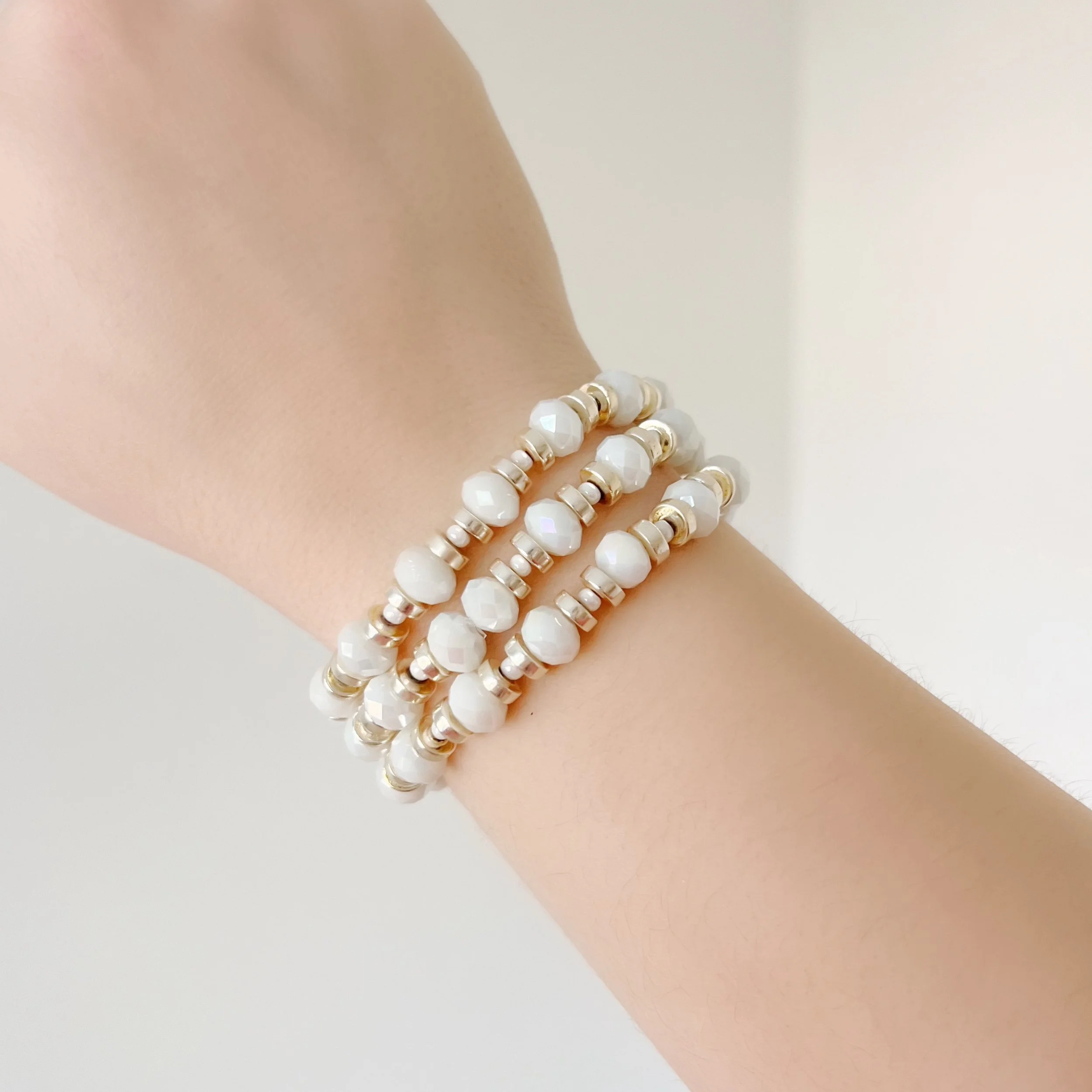 White + Gold Beaded Bracelet