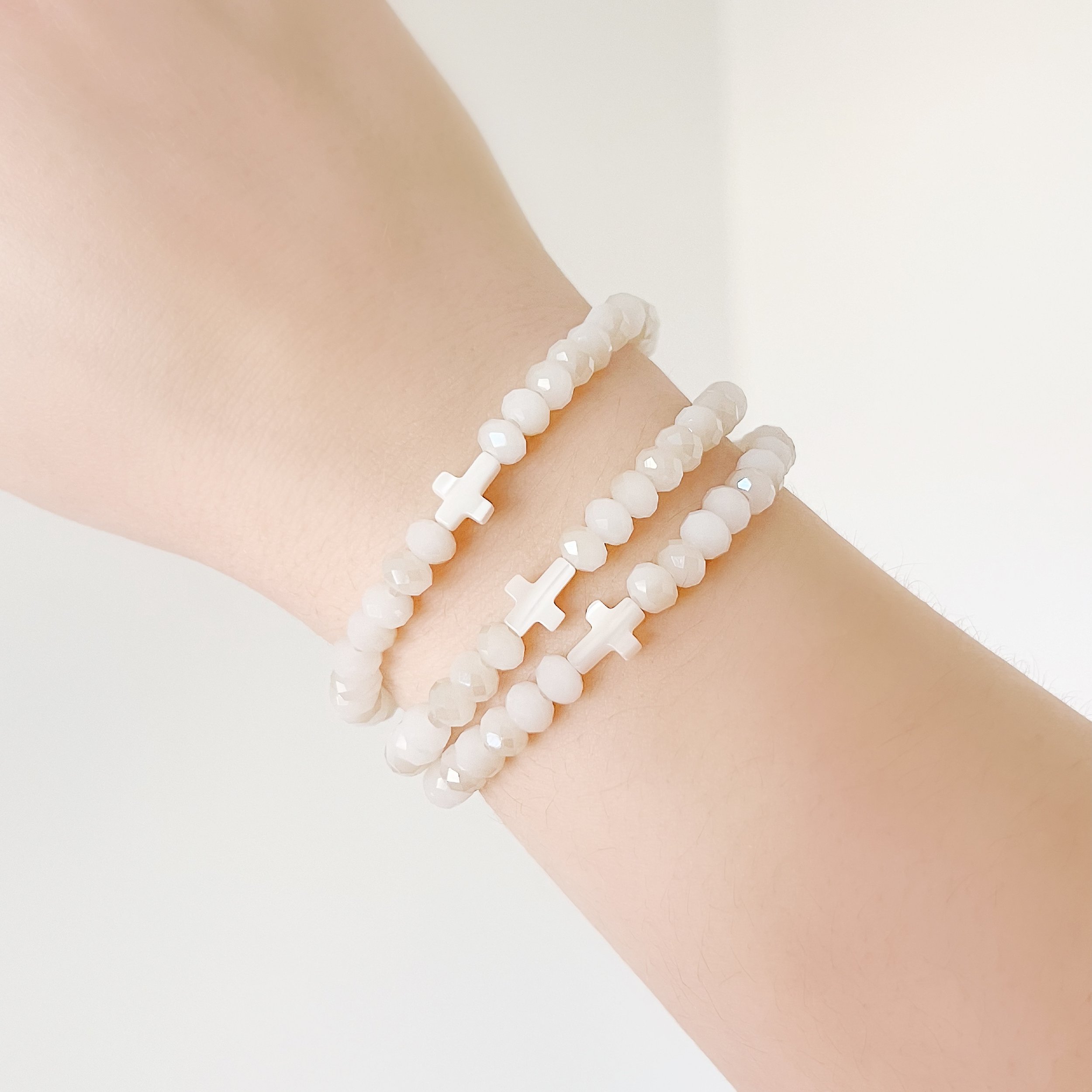 White Pearl Cross Beaded Bracelet
