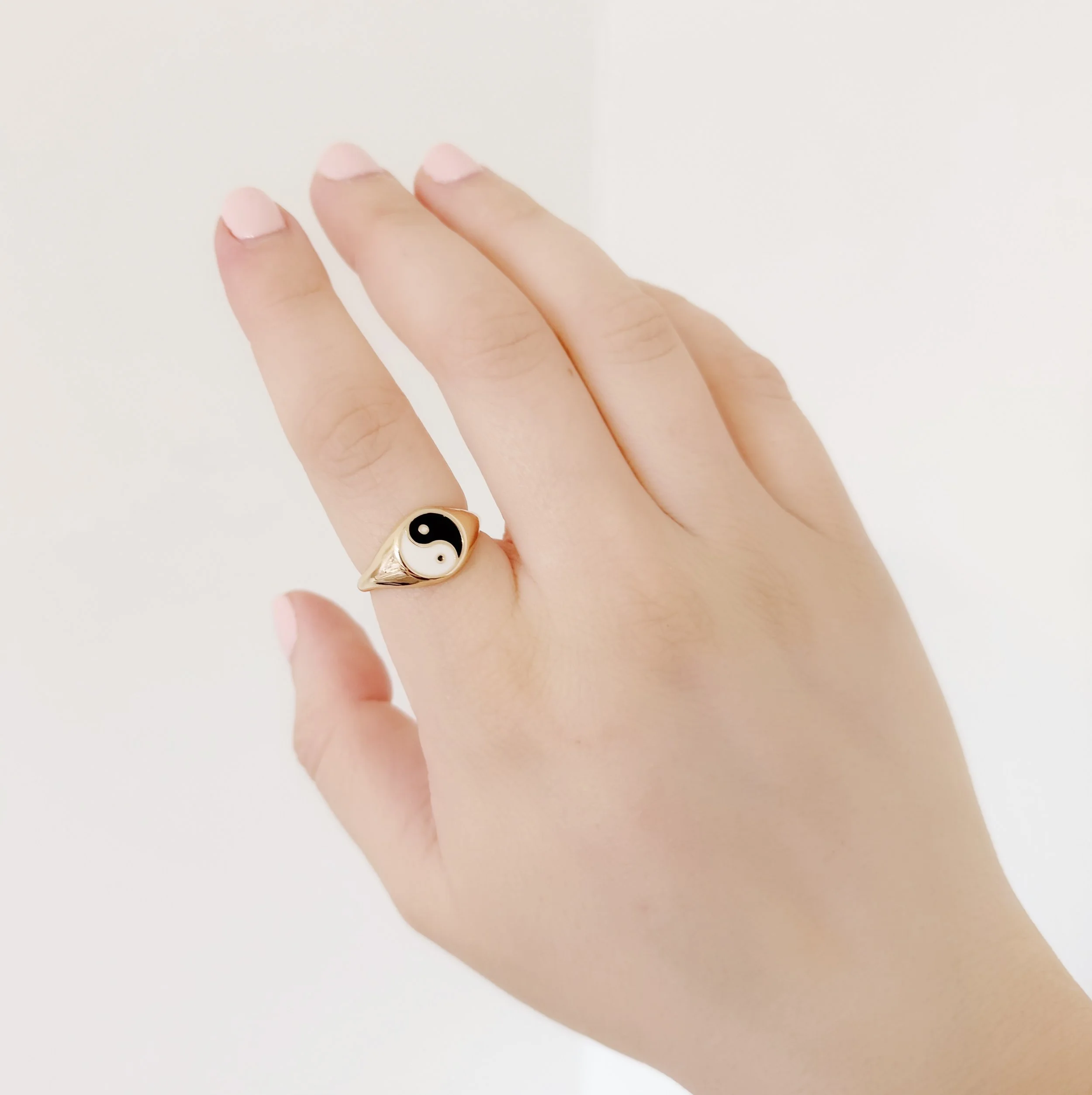 Black and White Yin Yang Ring