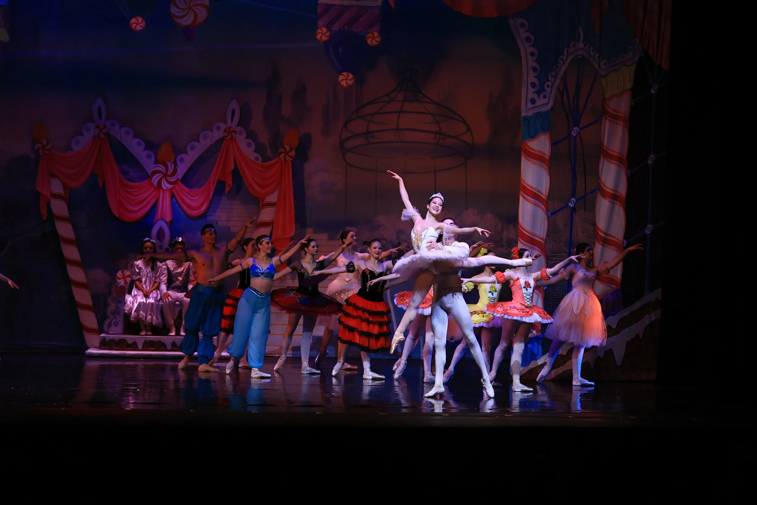 Alyssa-Marie Muna (Sugar Plum) and Phoenix Wilkins (Cavalier) with company - Nutcracker 2022