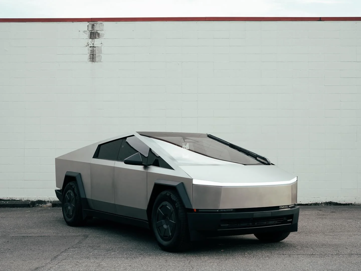 Full body @stek.usa DYNOmatte on this Cybertruck! Prepped this thing by removing alll the rust contamination on the body and then sealing the finish with STEK PPF! Install went great and client was excited to not have any rust issues going forward! ?