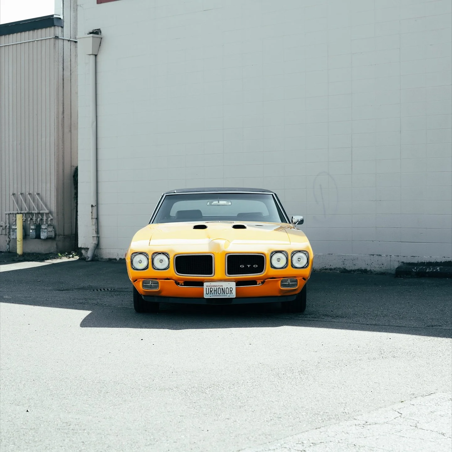 Check out this 1970 Pontiac GTO &ldquo;The Judge&rdquo; that rolled in for some period correct decals! Nothing like bringing back that true muscle car attitude with original style graphics and details to top it off. 

#seawraps #seattle #kentwa #viny
