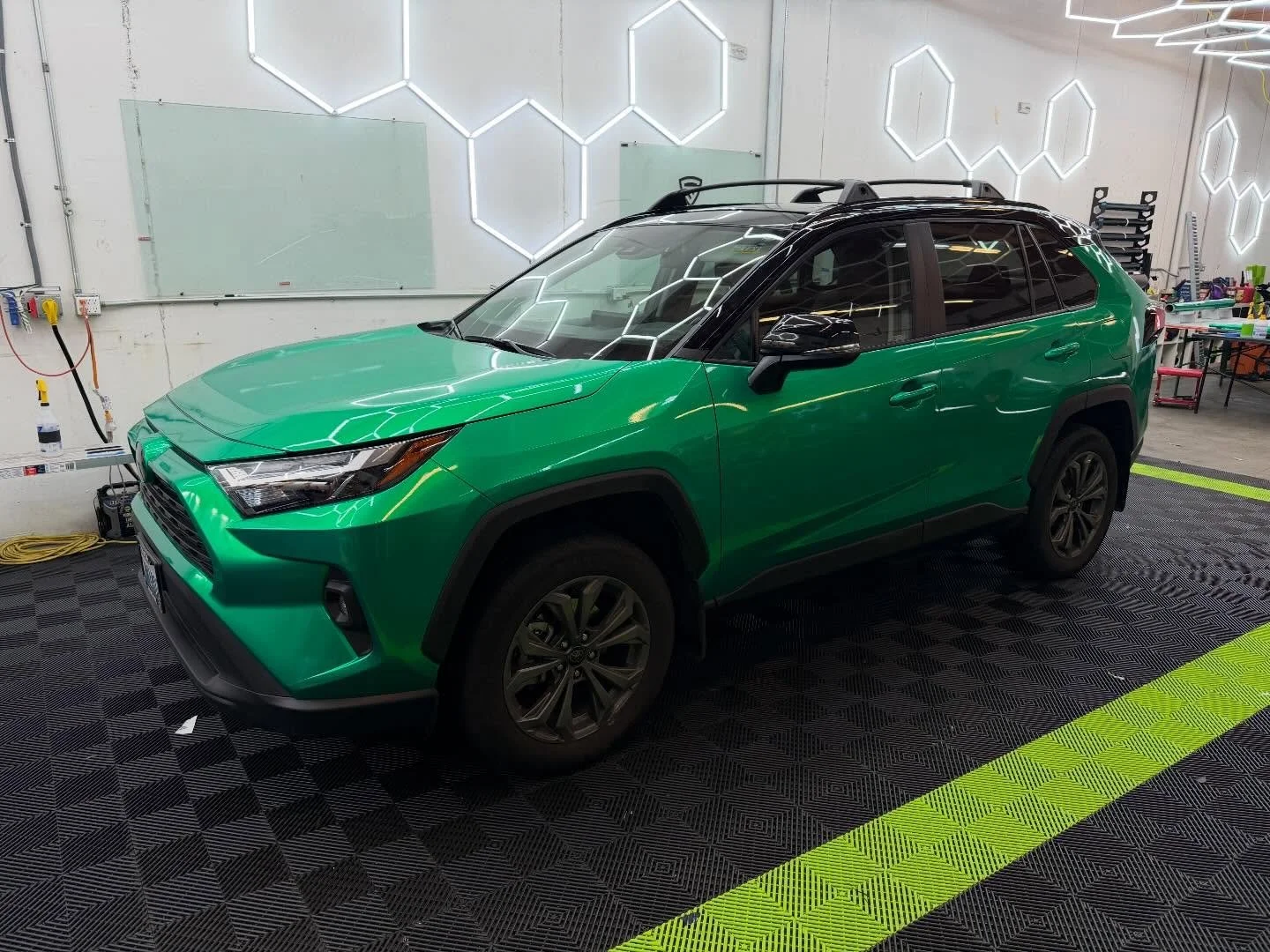 Full wrap on this RAV4 in KPMF Envious Green 💚
Same color and model as another client&rsquo;s build, so there&rsquo;s officially a twin out there somewhere. We went with a clean two-tone setup using a black roof, black arches, and black mirror caps 