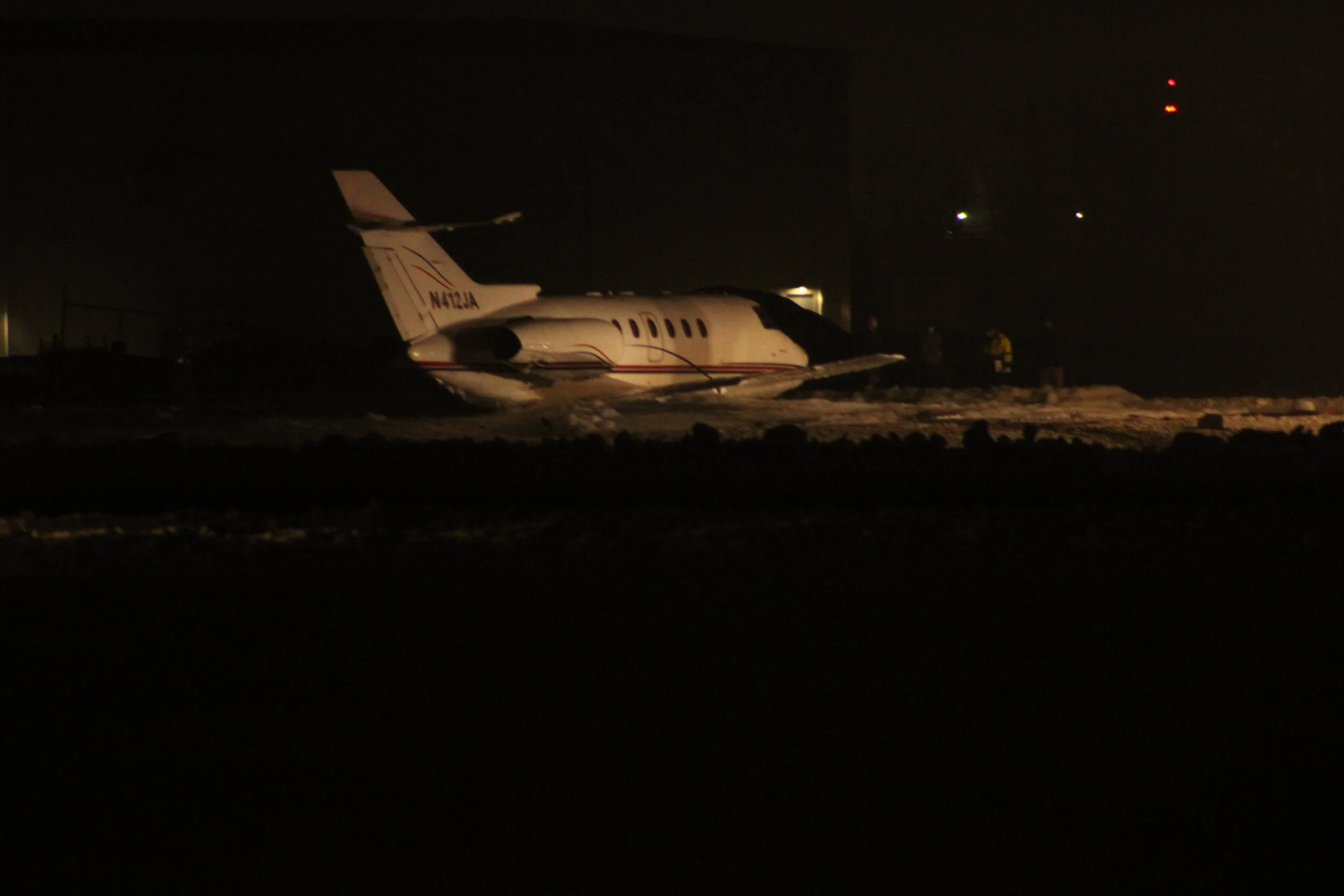 Plane Crashes, Injures 2 at Long Island Airport