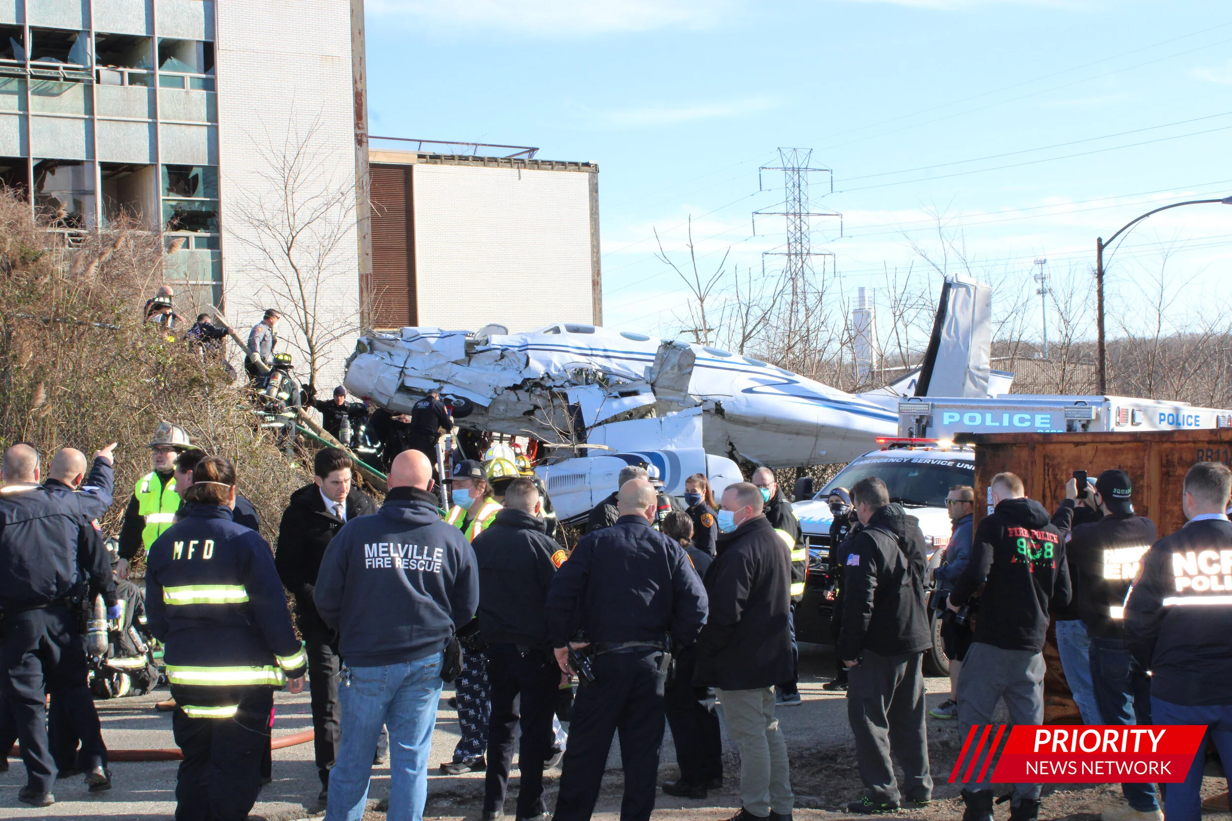 Good Samaritans Rush to Rescue Pilot In Long Island Plane Crash ...