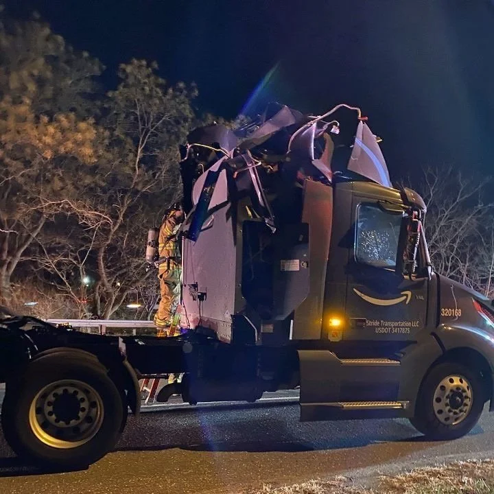 Amazon Truck Slams Into Southern State Overpass, Causes Natural Gas Leak