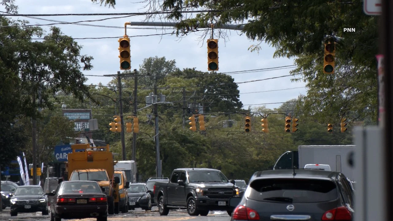 Hicksville Power Outage Knocks Out Traffic Lights as Utility Pole Leans Over Tracks