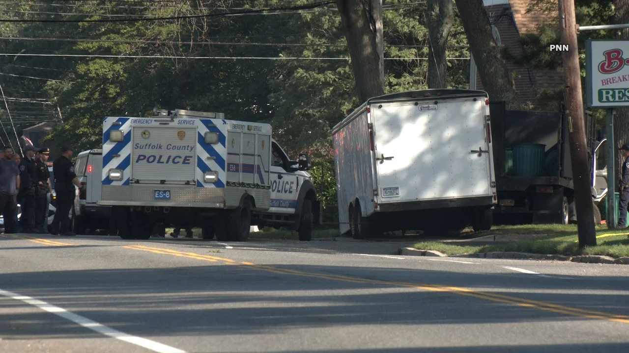 Landscaping Truck Crashes Into Tree in Lake Ronkonkoma, Killing 85-Year-Old Driver