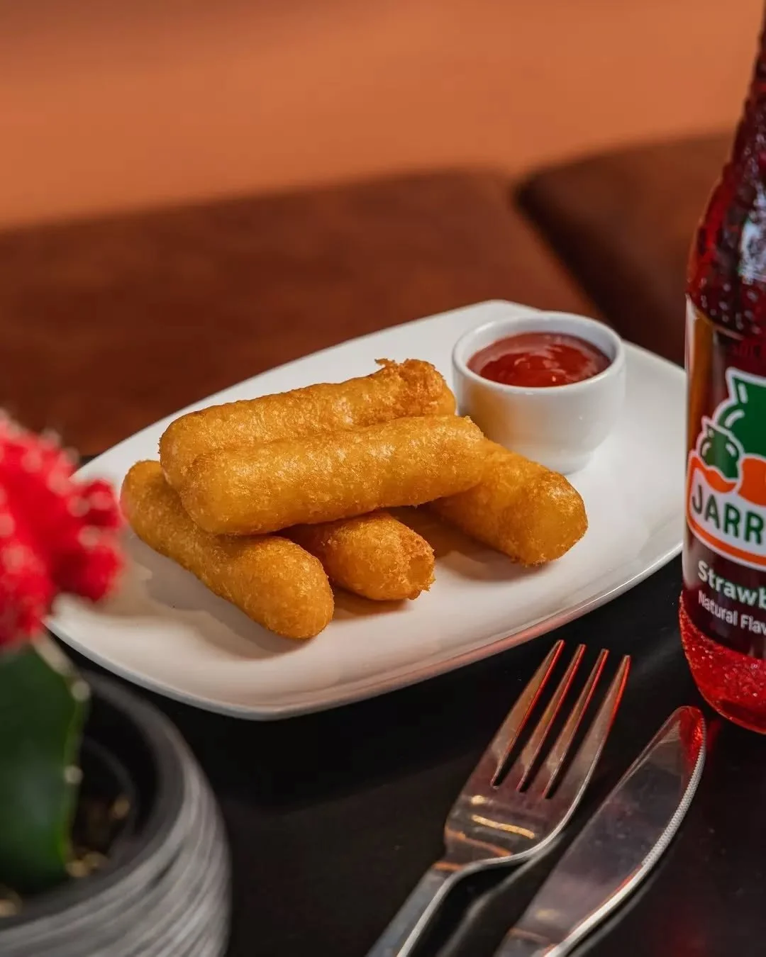 Hot, crunchy, and irresistibly cheesy. That stretch says it all.